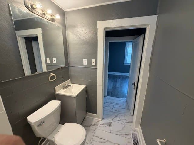 Granite City House: 2328 edwards st