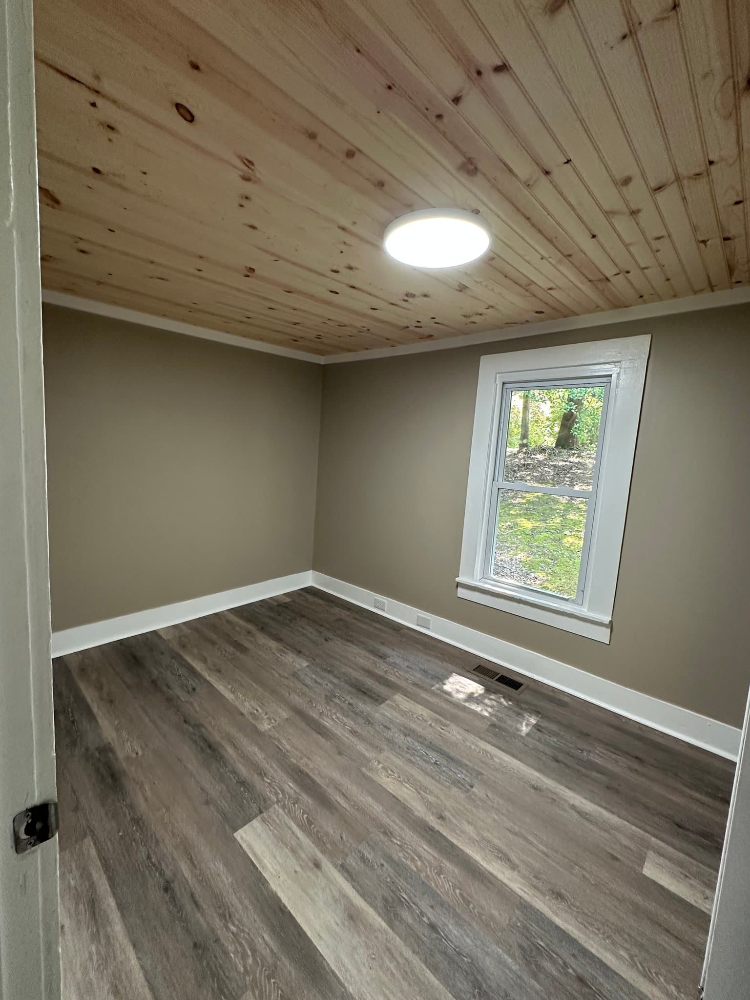 Johnson City House: 3004 Mayfield Dr