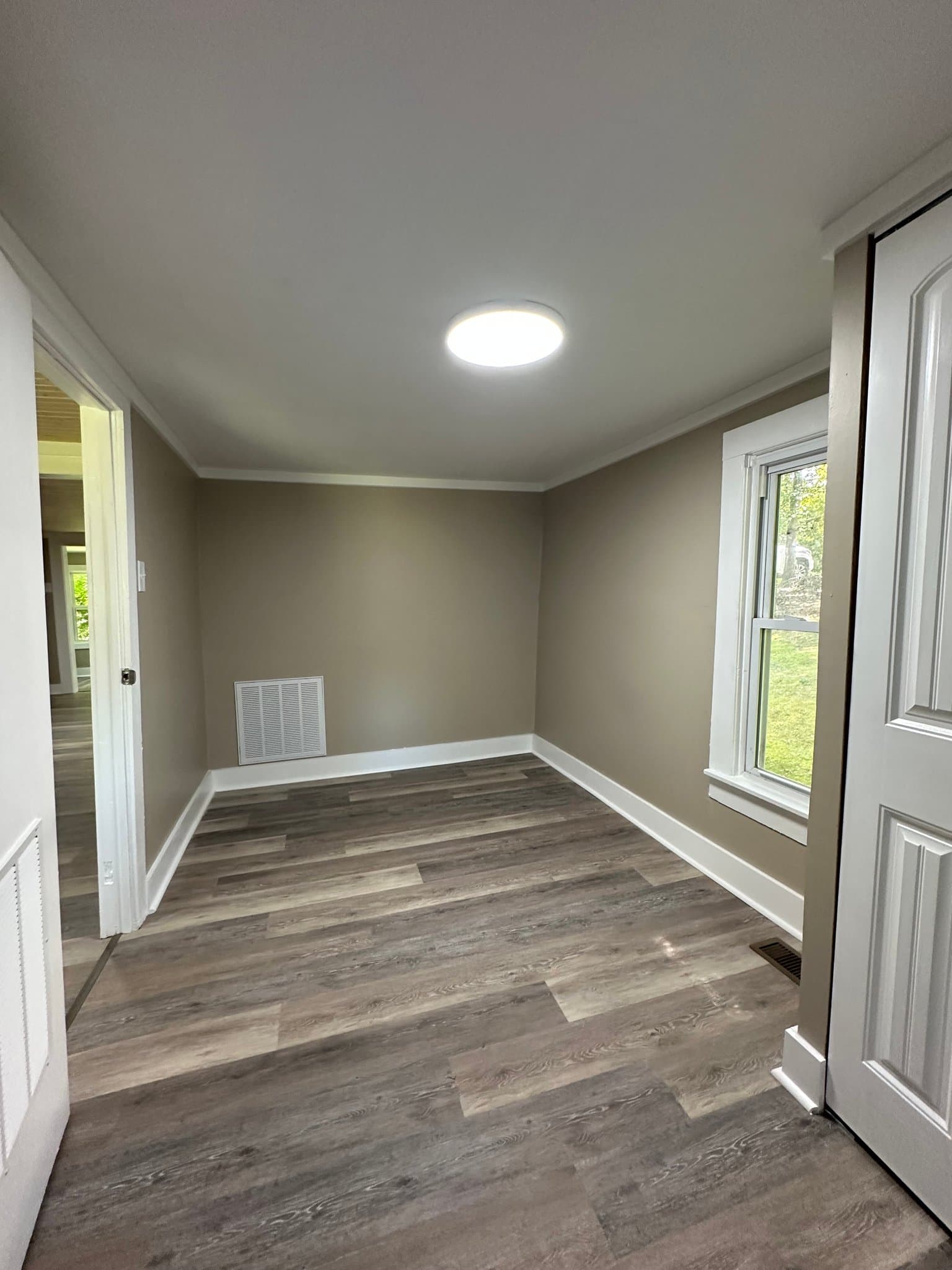 Johnson City House: 3004 Mayfield Dr