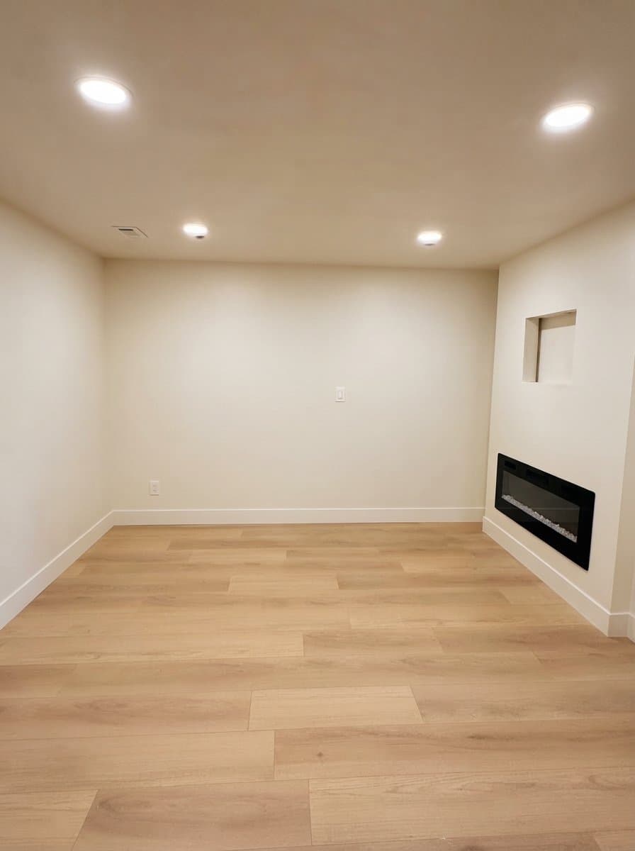 Sandy House: 1717 E Ski View Dr