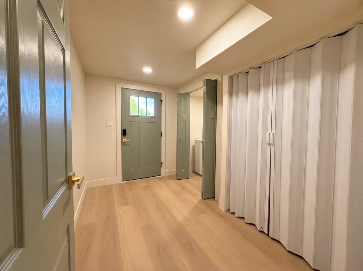 Sandy House: 1717 E Ski View Dr