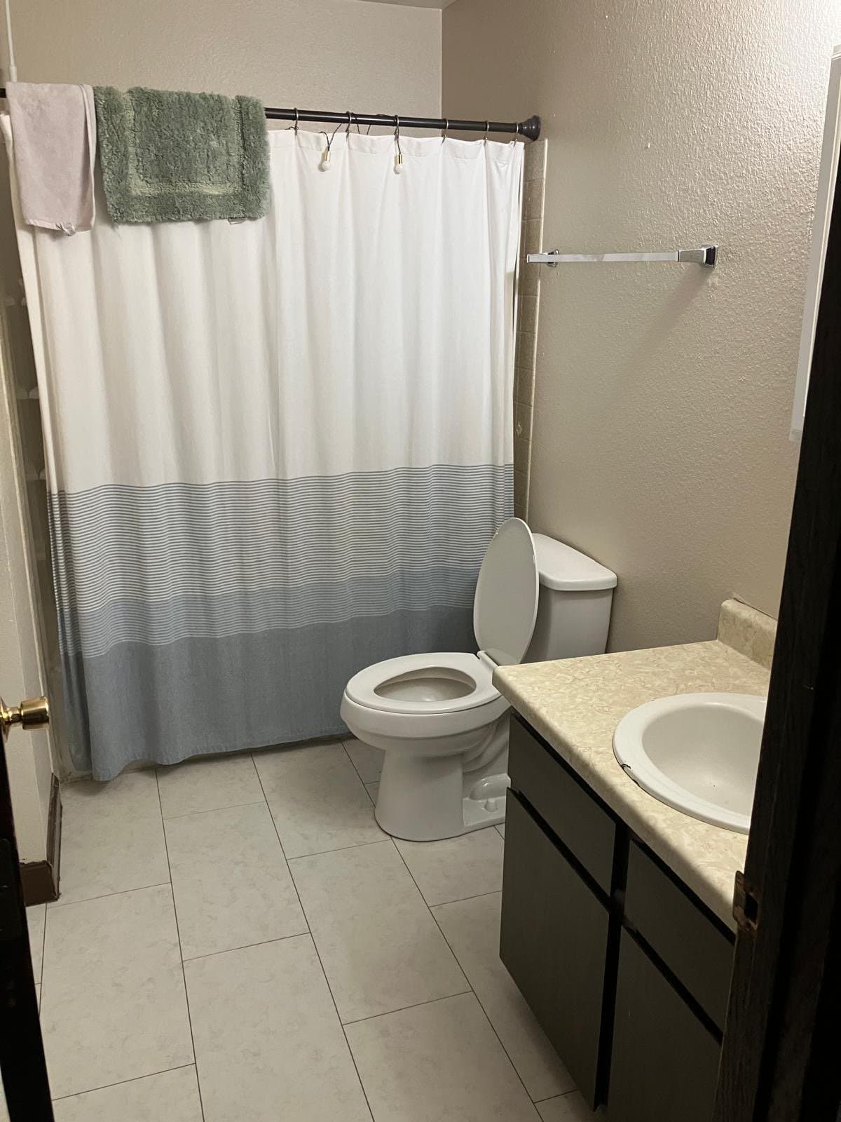 Anchorage Multiplex: 1808 Juneau Dr