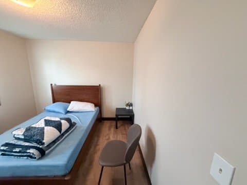 Anchorage Multiplex: 1808 Juneau Dr