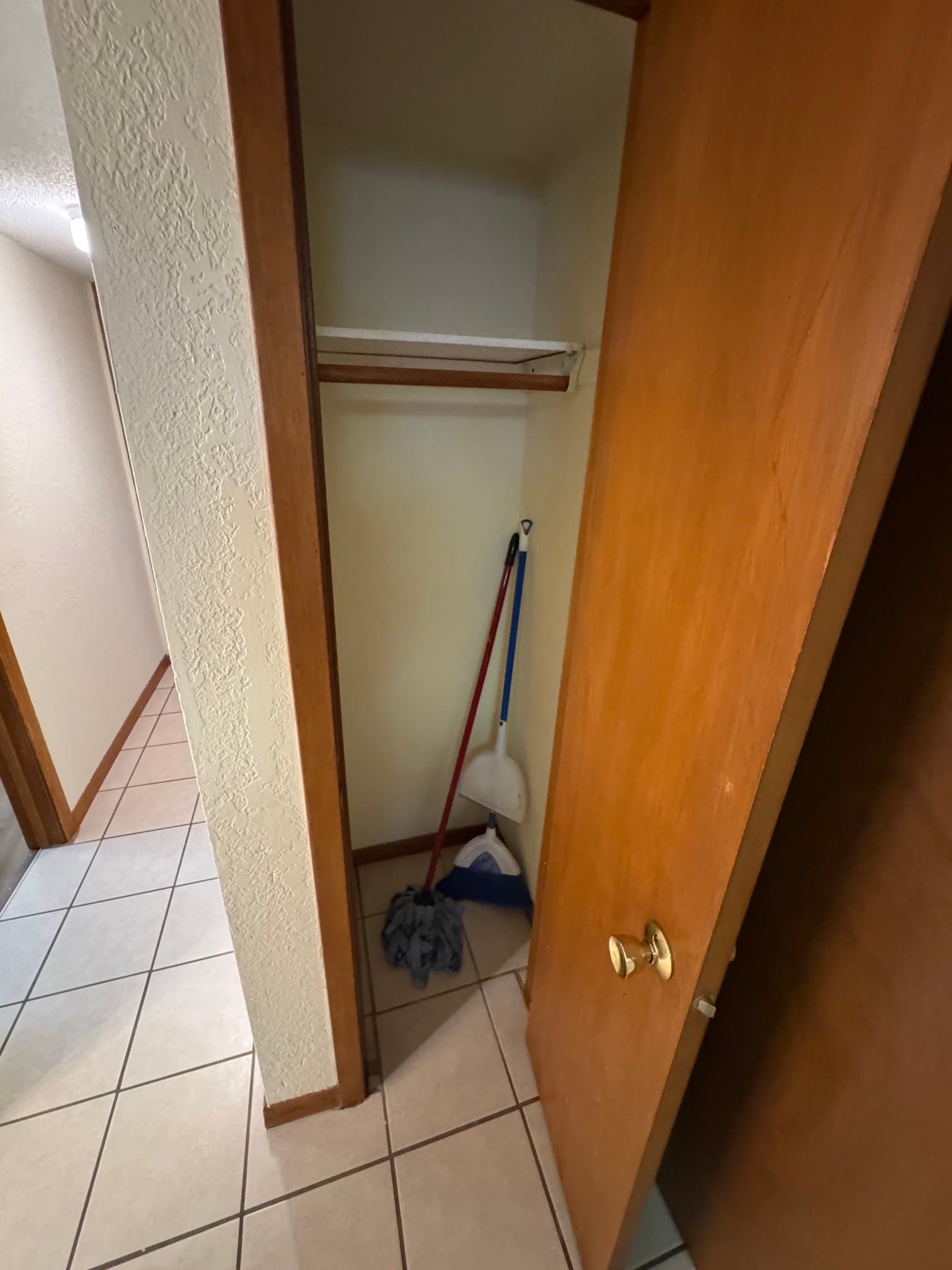 Saint Paul Apartment: 1720 ashland ave
