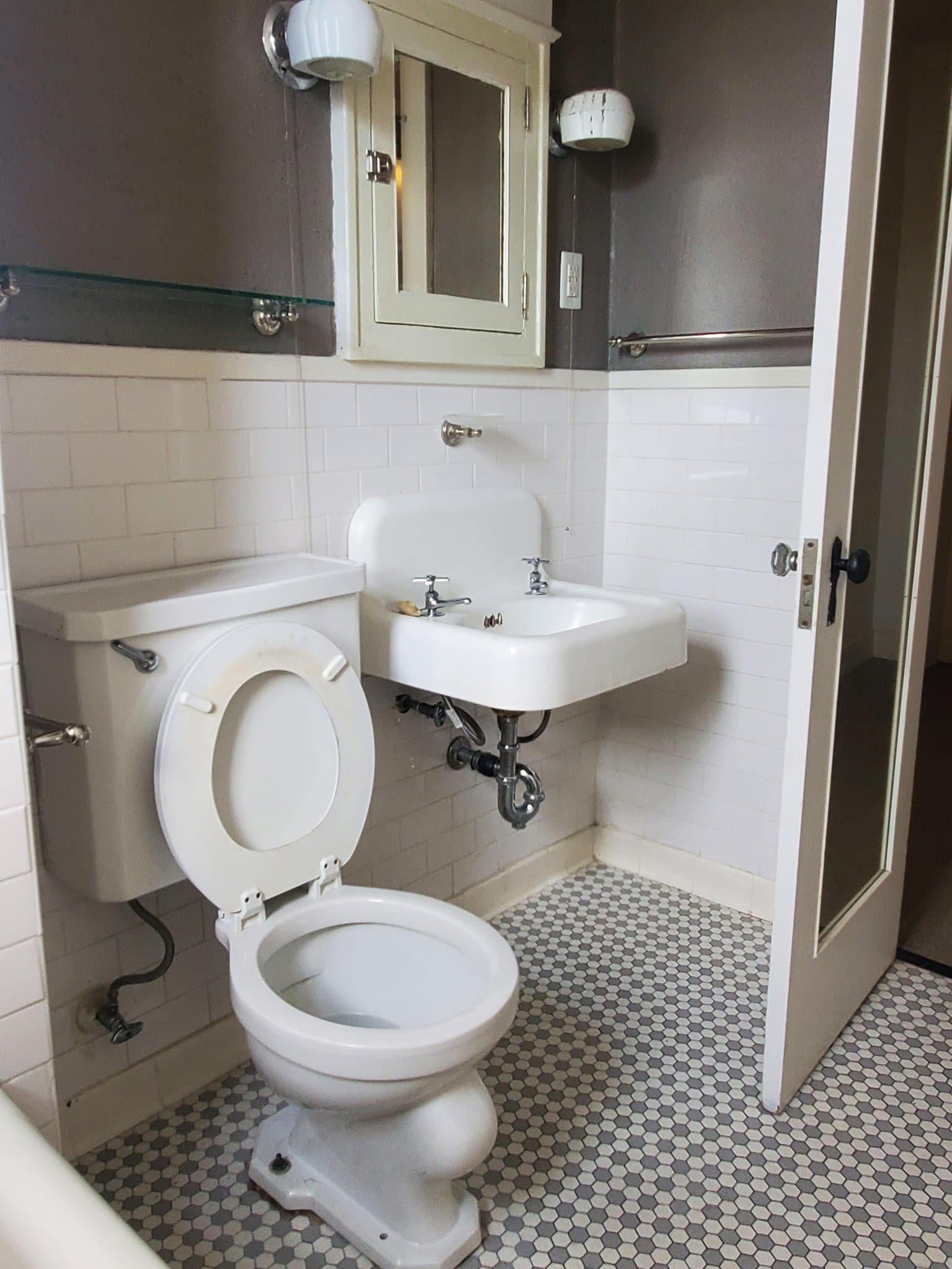 SPRINGFIELD Single Room: 1235 E ELM