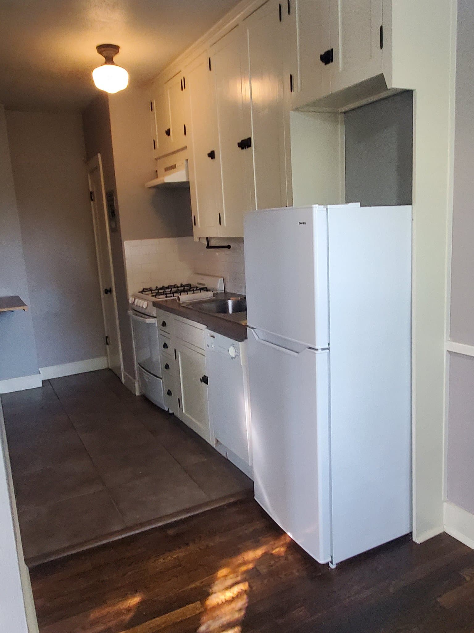SPRINGFIELD Single Room: 1235 E ELM
