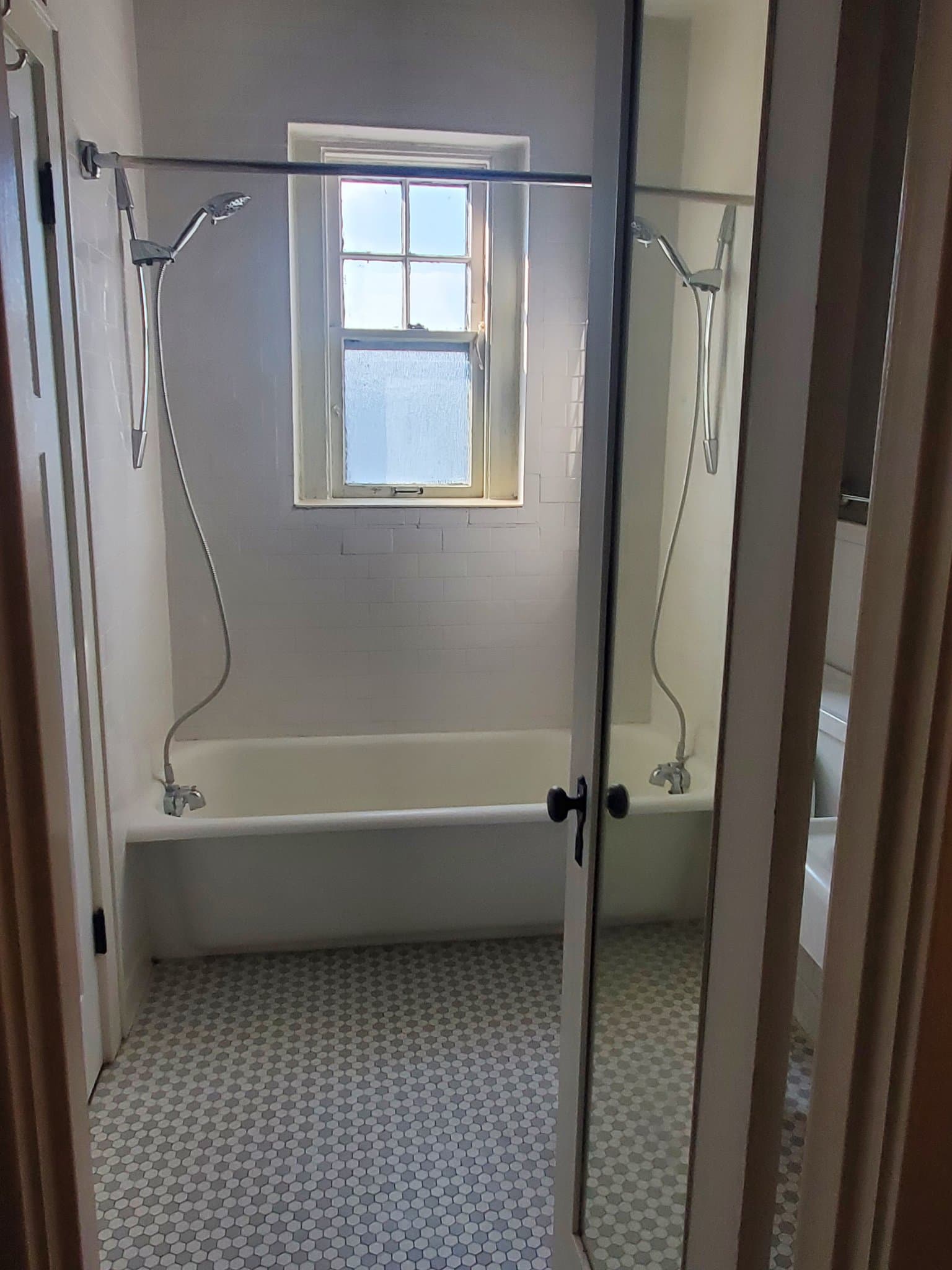 SPRINGFIELD Single Room: 1235 E ELM