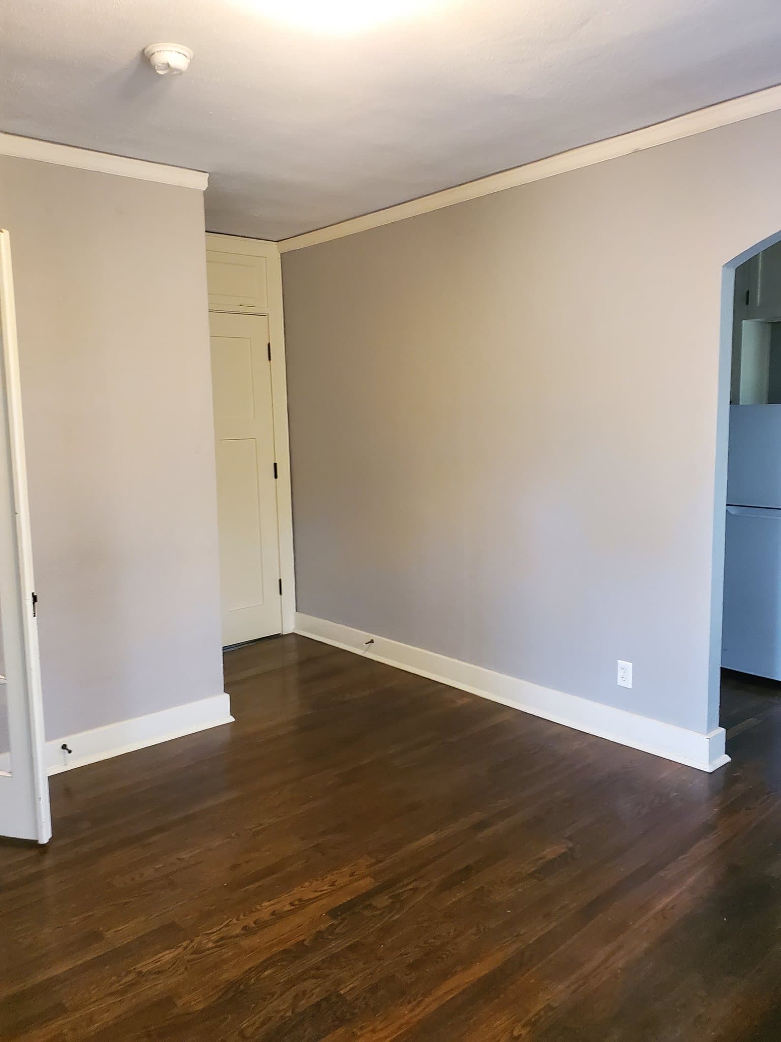 SPRINGFIELD Single Room: 1235 E ELM