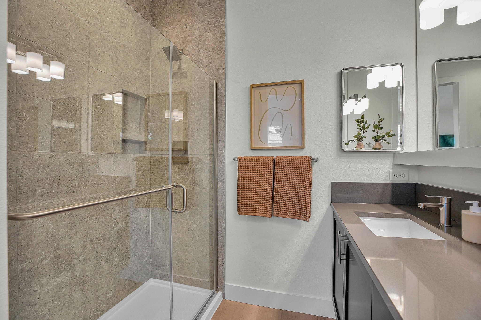 Portland Townhome: 8426 E Burnside St