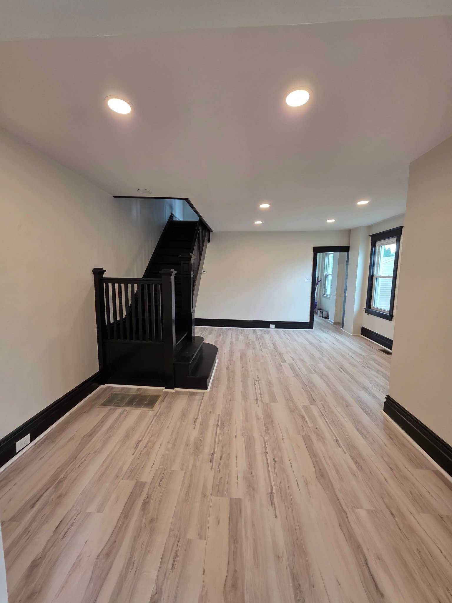 Camp Hill House: 503 S 32nd St