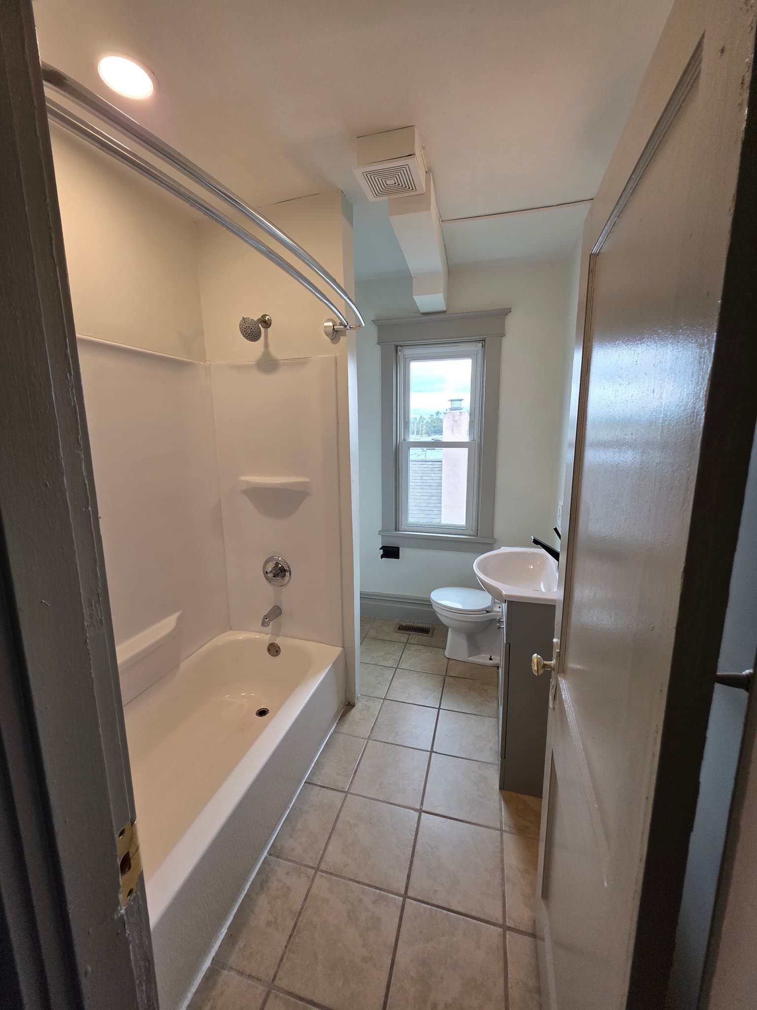 Camp Hill House: 503 S 32nd St