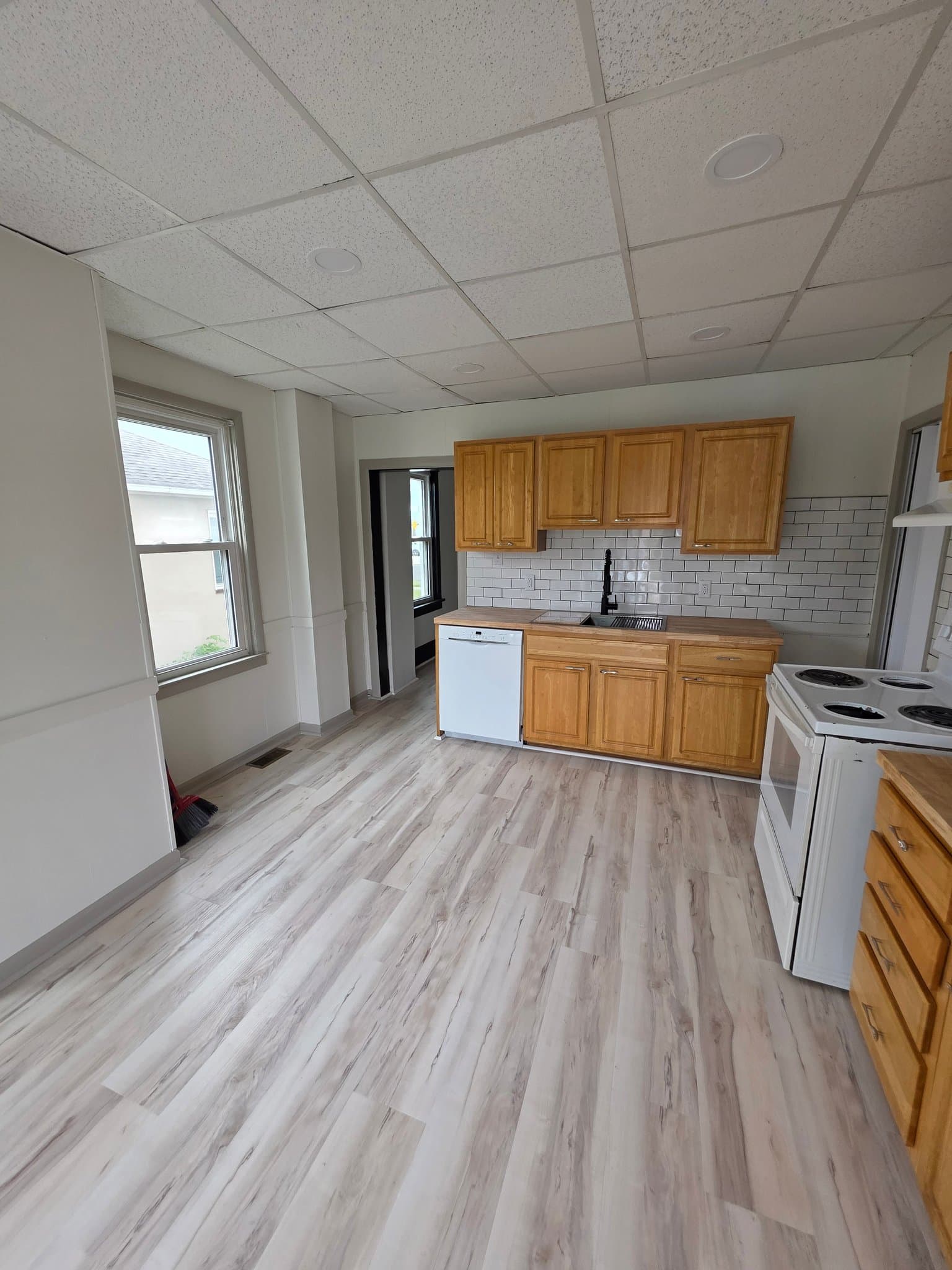 Camp Hill House: 503 S 32nd St