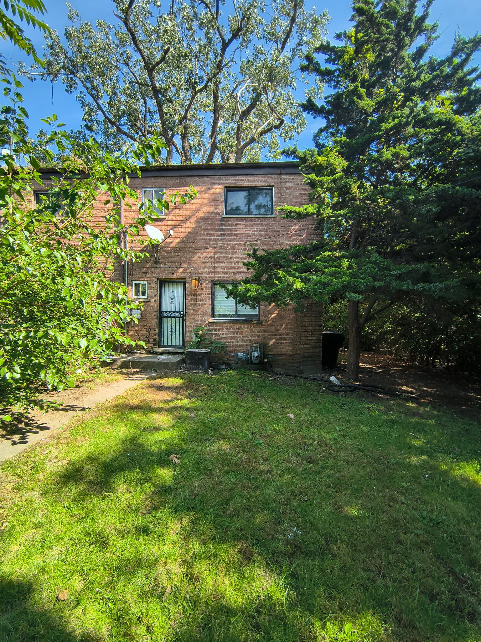 Hazel Crest Townhome: 2131 171st St