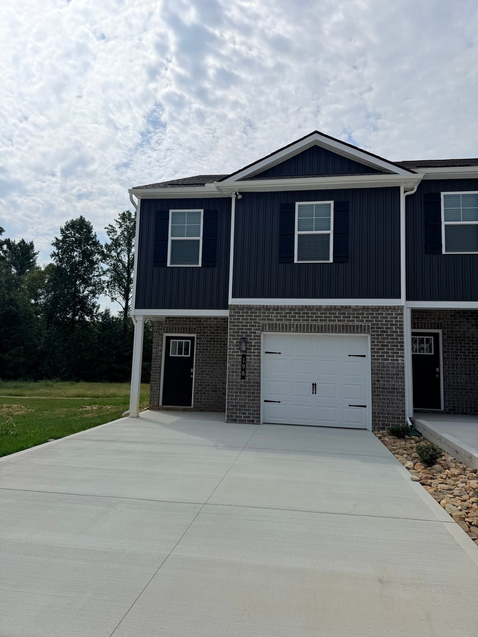 Seymour Townhome: 198 Business Park Ln