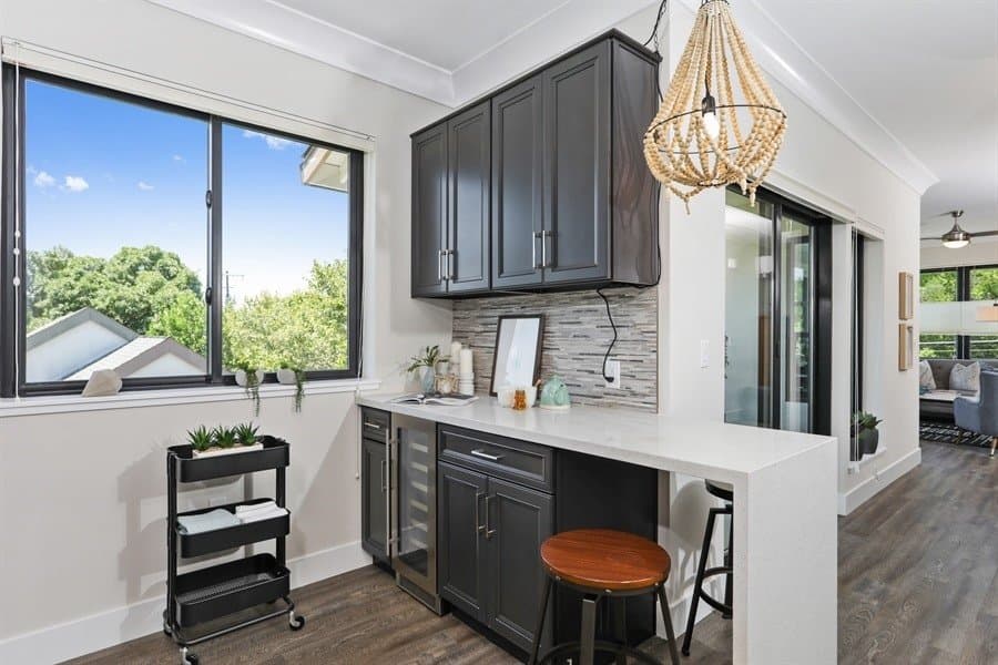 Davis Apartment: 820 B street