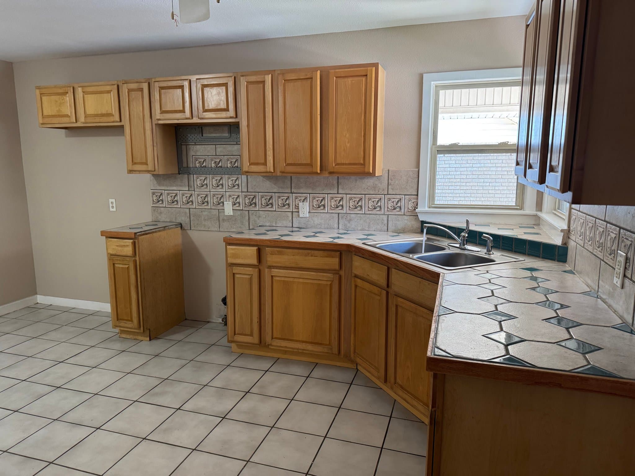 Hot Springs House: 246 Hobson
