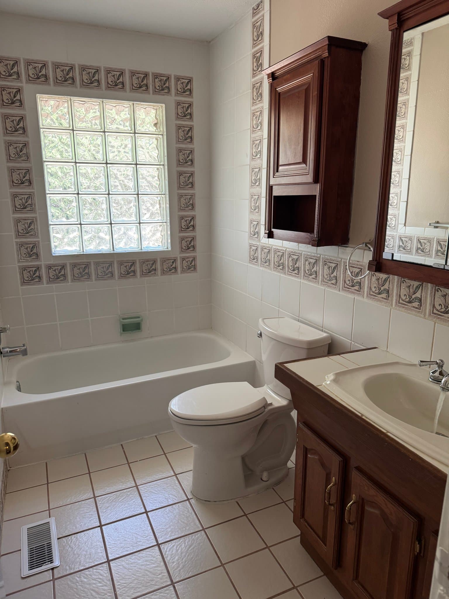 Hot Springs House: 246 Hobson