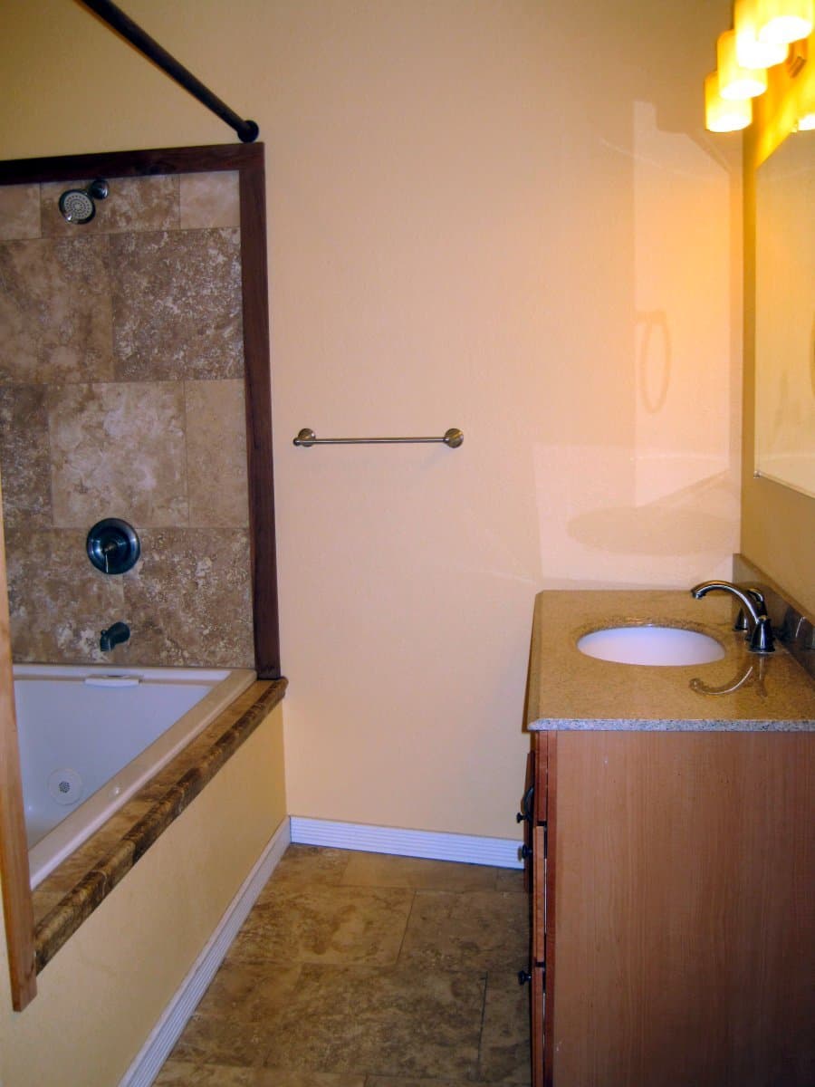 White Salmon House: 106 Manly