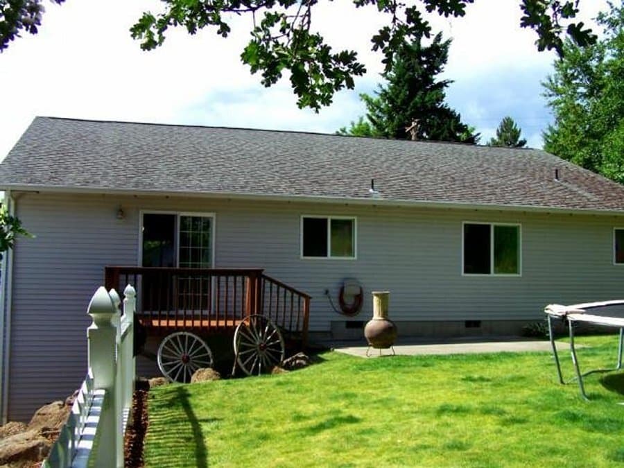 White Salmon House: 106 Manly