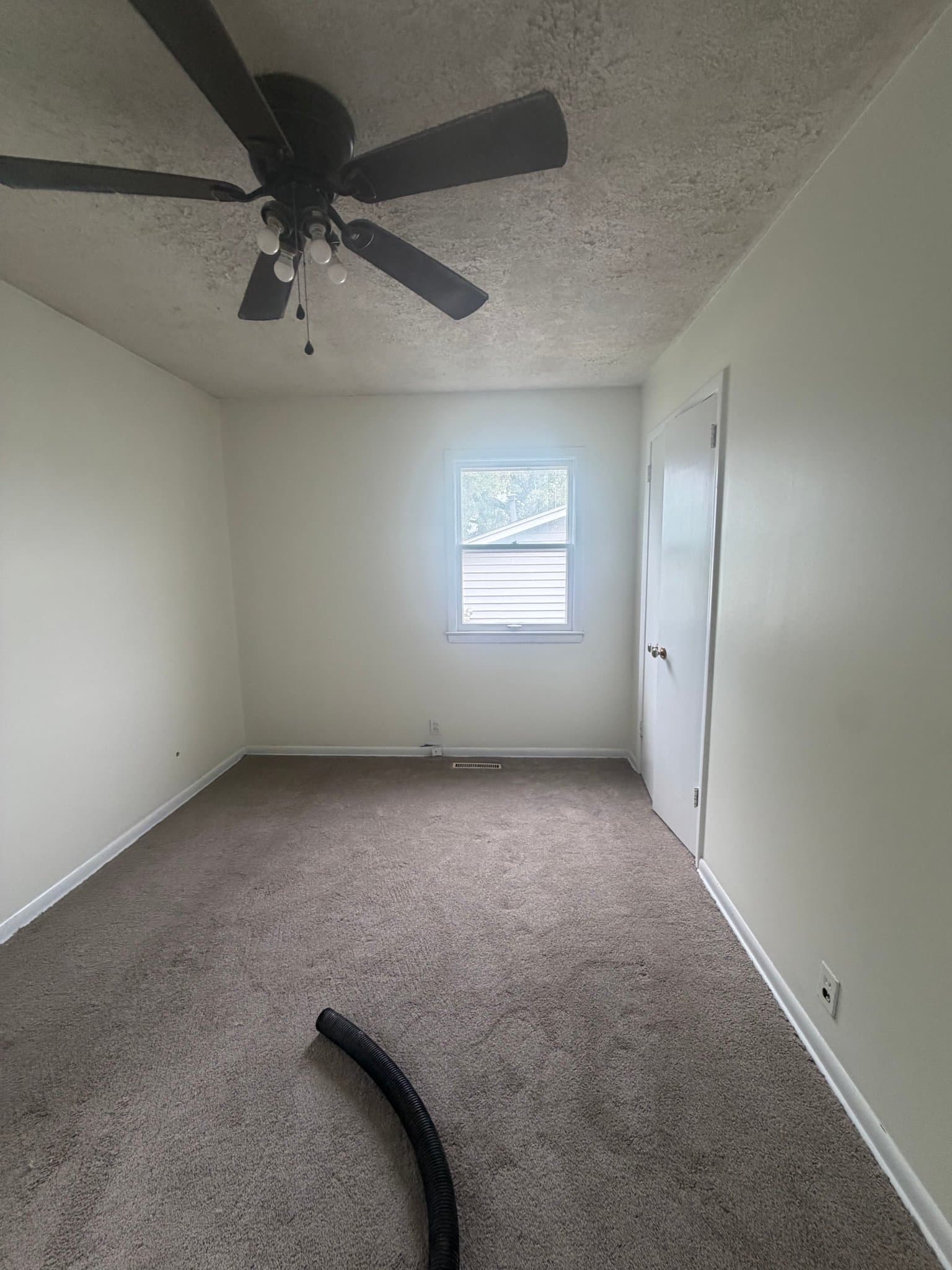 Omaha House: 4906 N 61st st