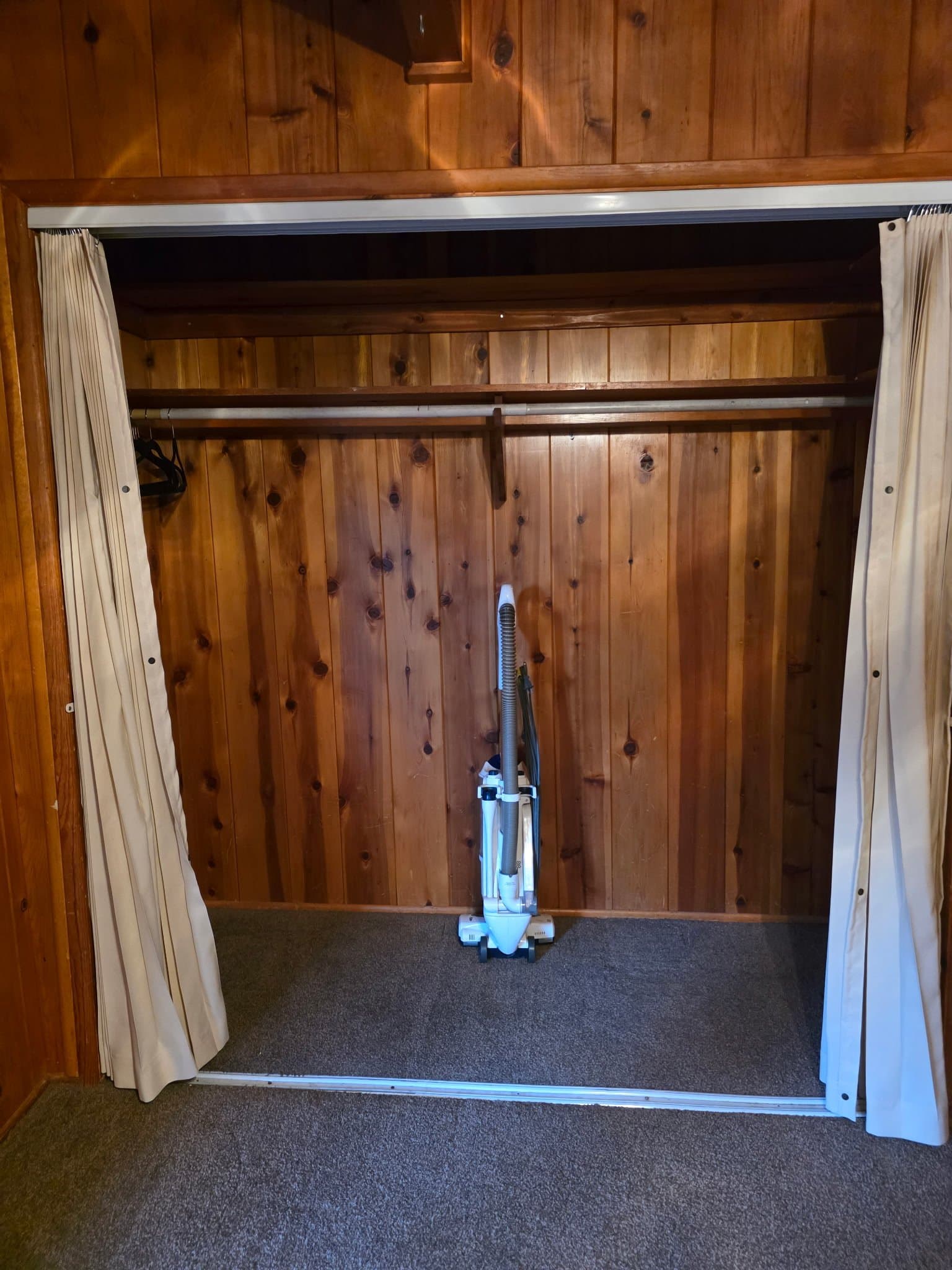 Wrightwood House: 705 Oriole Rd