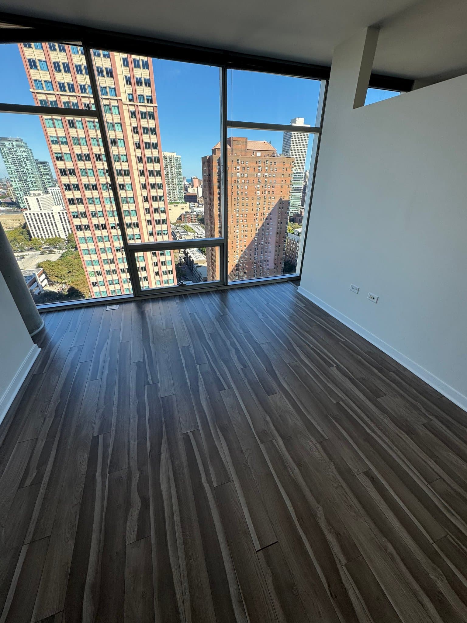 Chicago Condo: 130 W Chicago