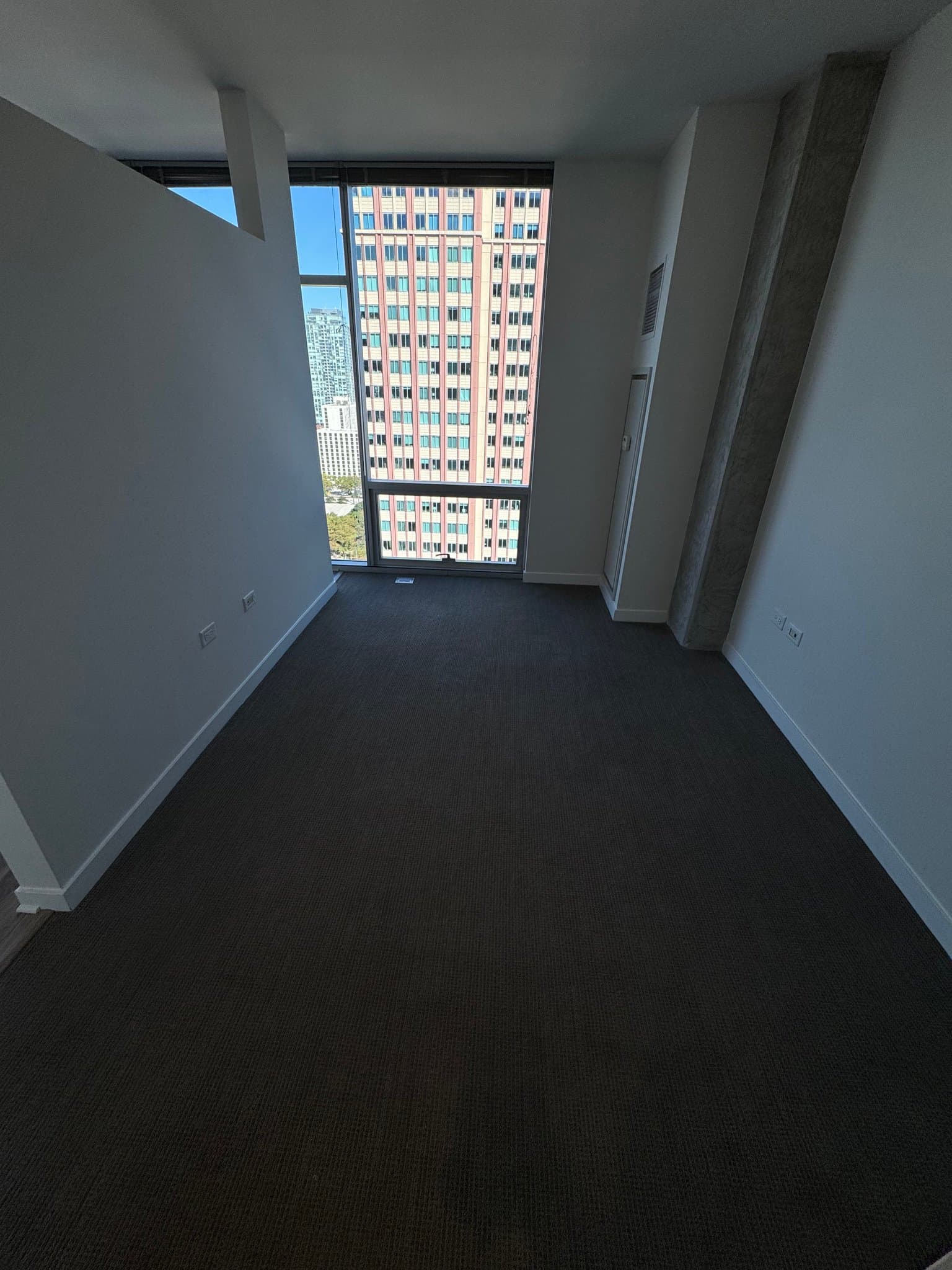 Chicago Condo: 130 W Chicago