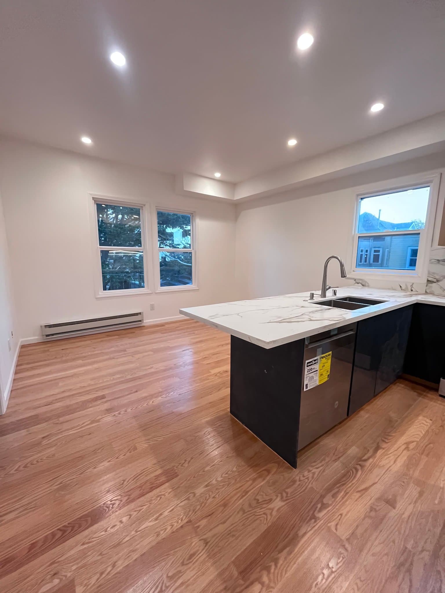 San Francisco Apartment: 622-624 Shrader St