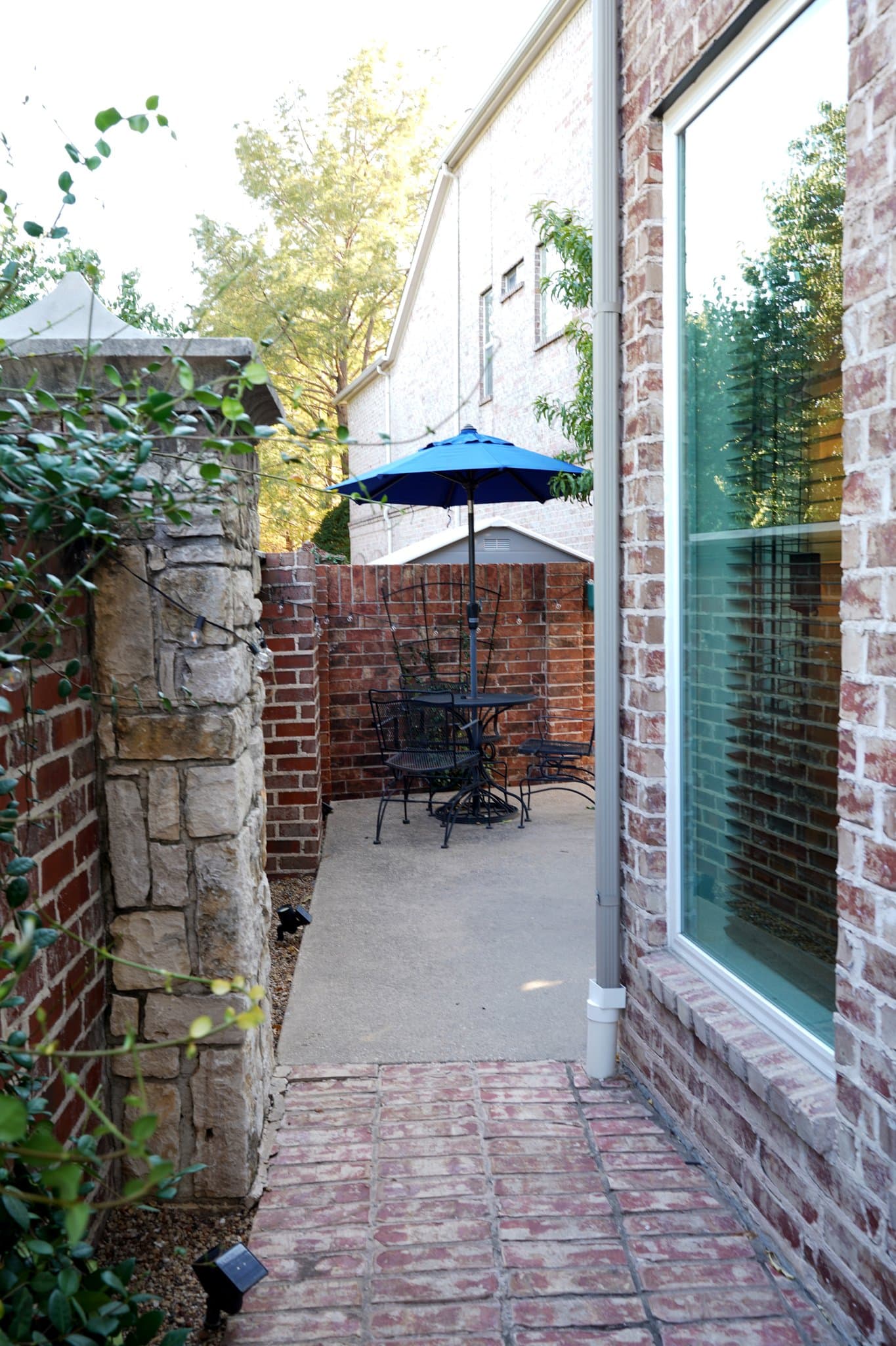 Dallas Townhome: 18134 Frankford Lakes Circle