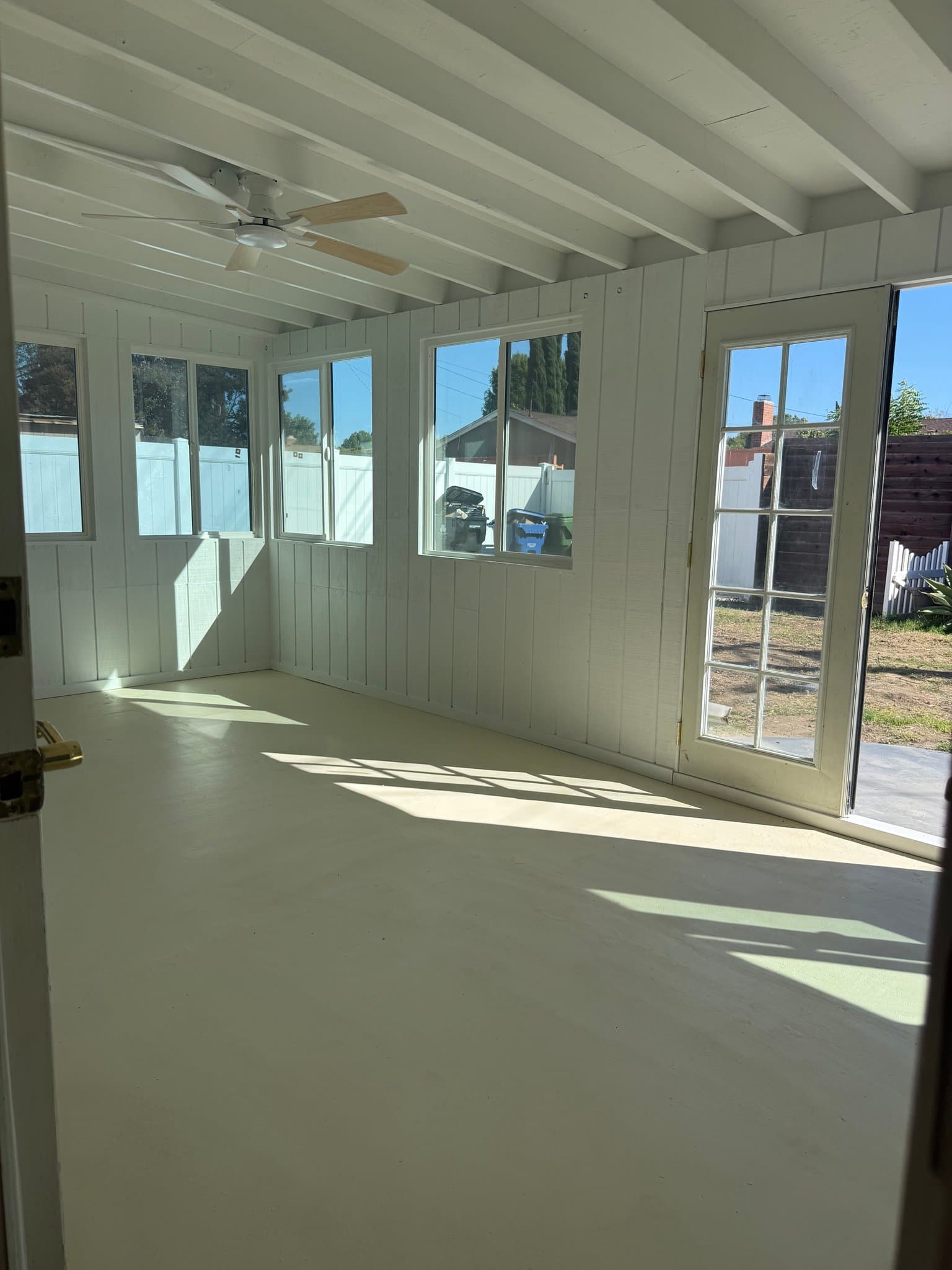 West hills House: 23048 hartland St