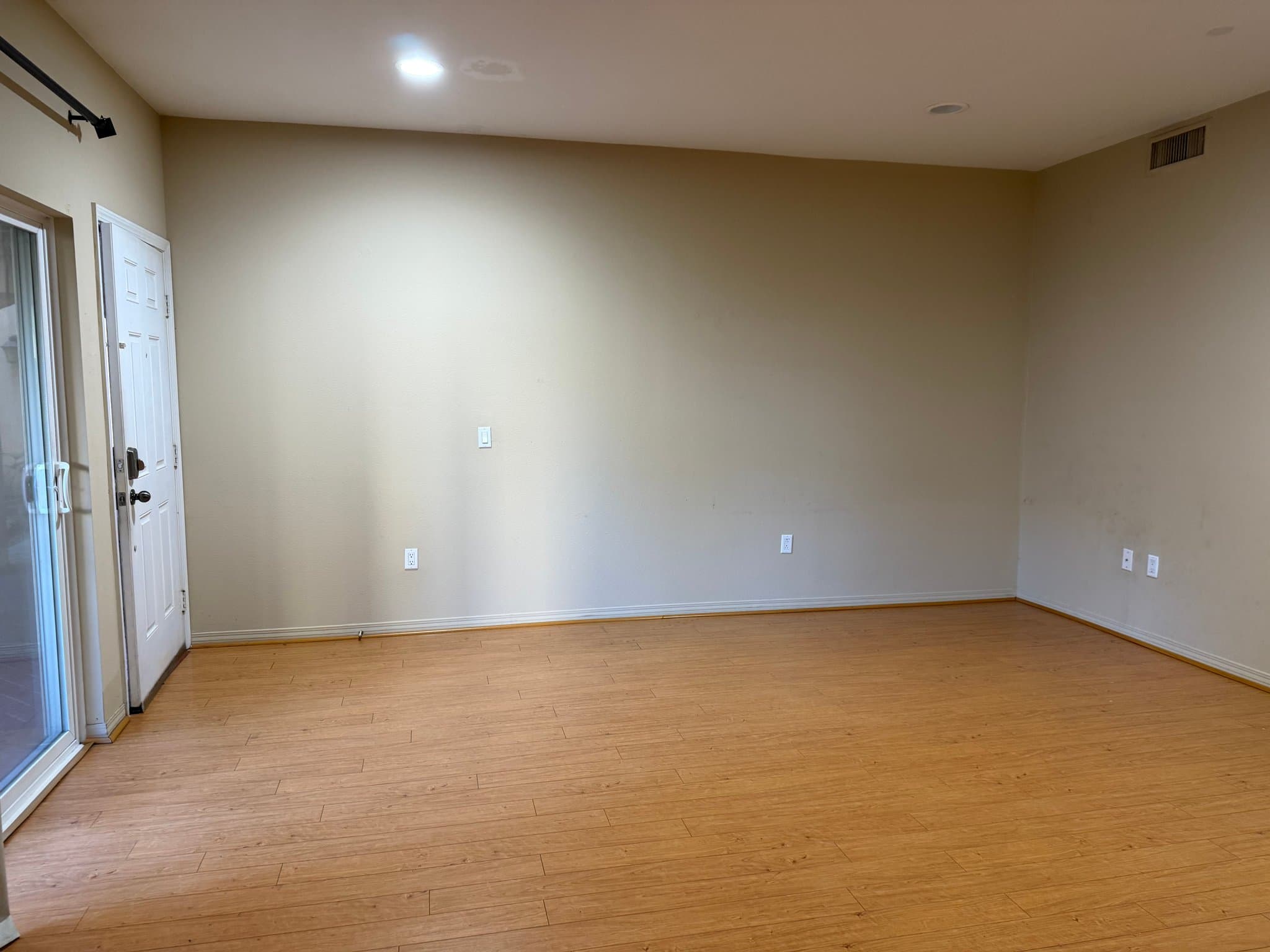 Fountain Valley Condo: 17230 Newhope St
