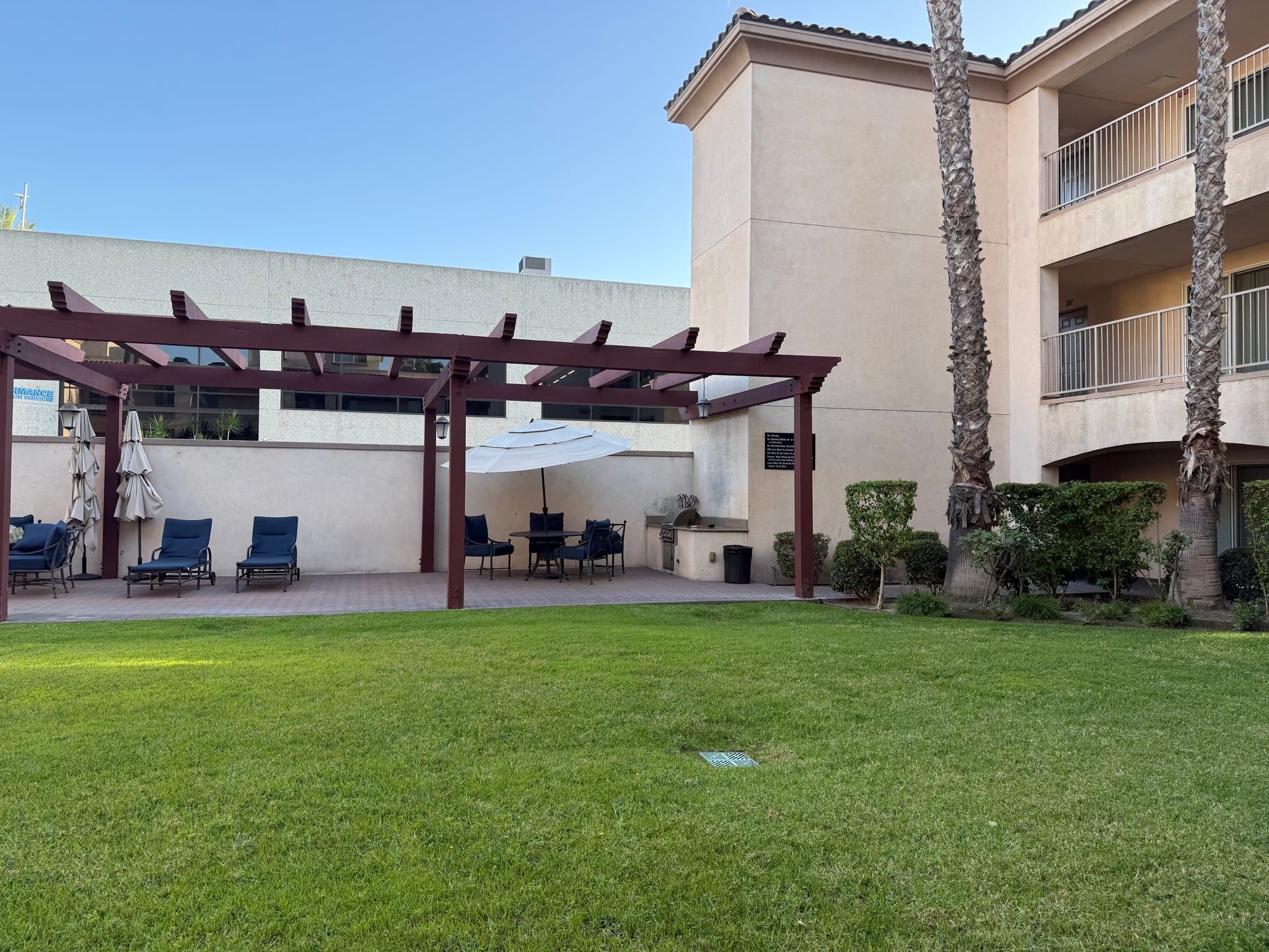 Fountain Valley Condo: 17230 Newhope St