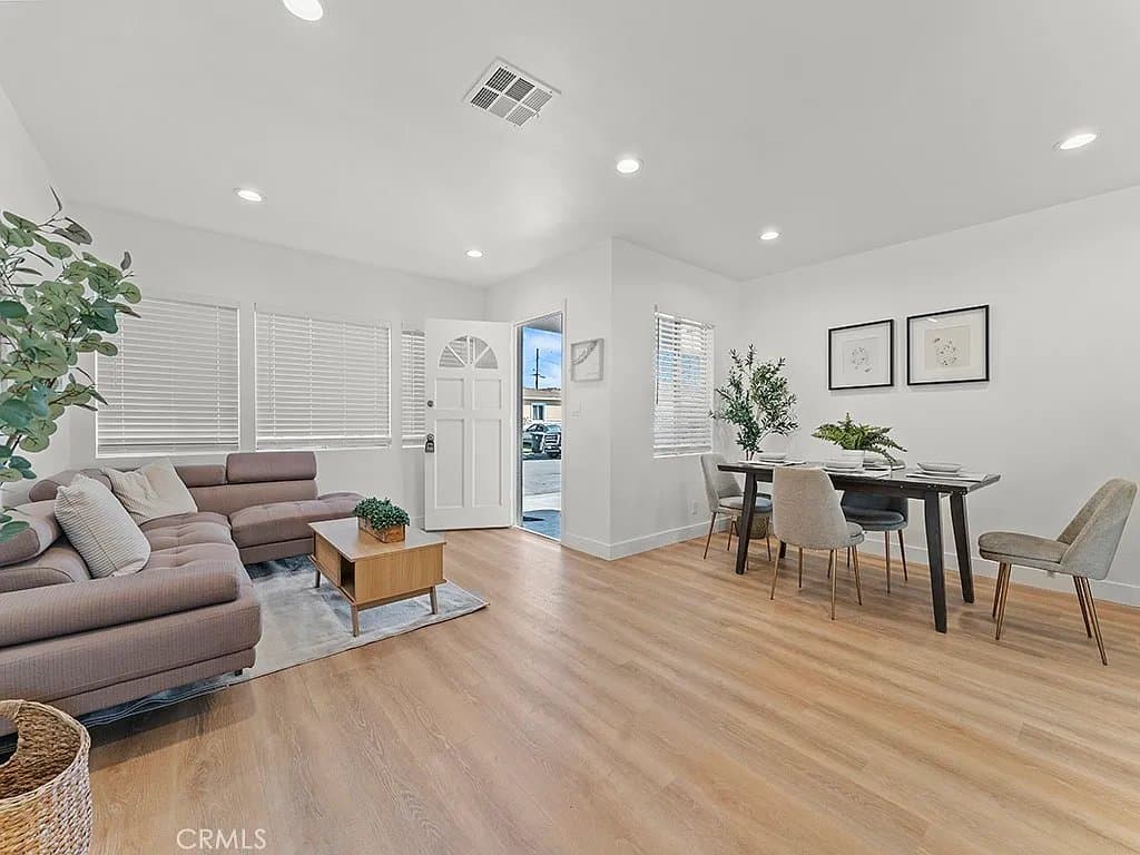 Tustin House: 1056 Walter Avenue