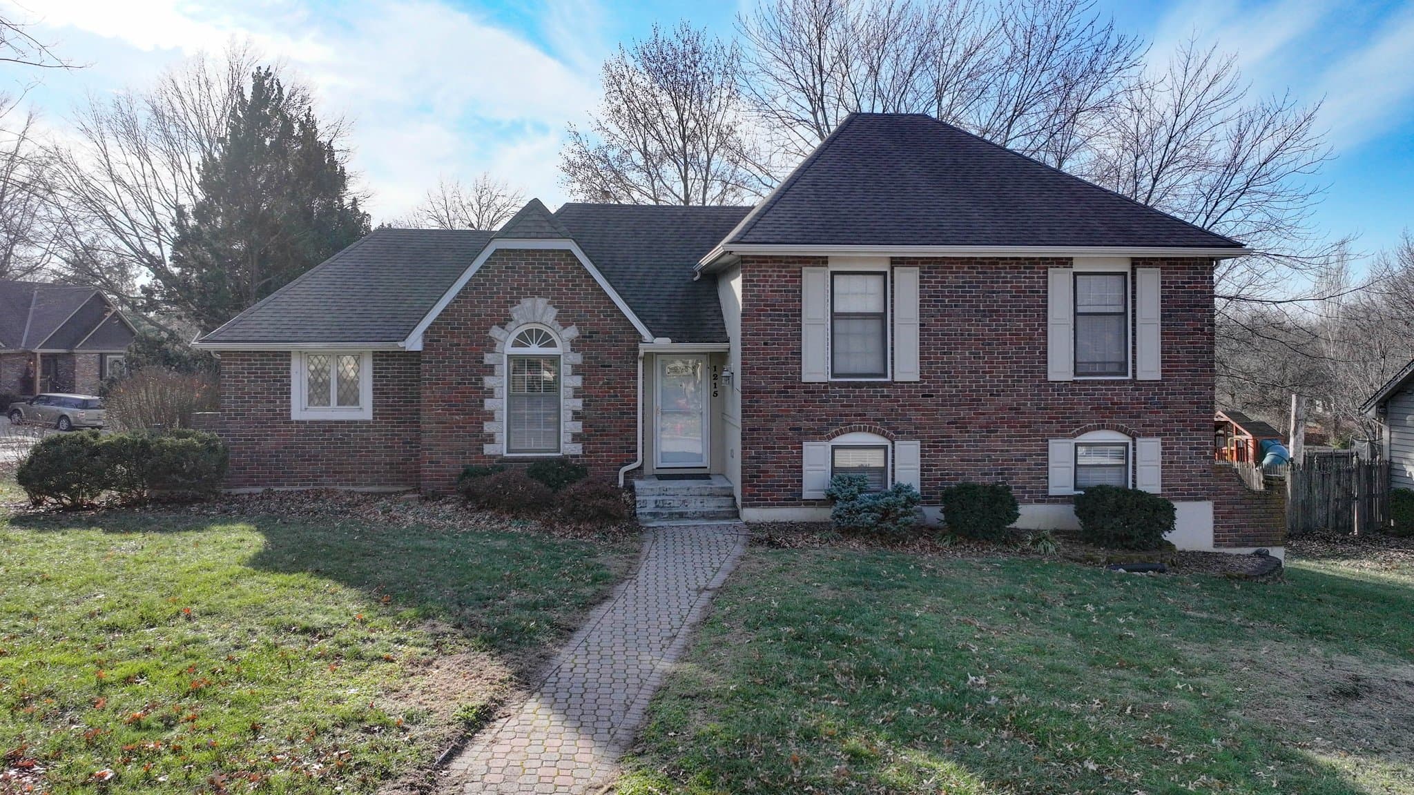 Blue Springs House: 1215 NW 12th St