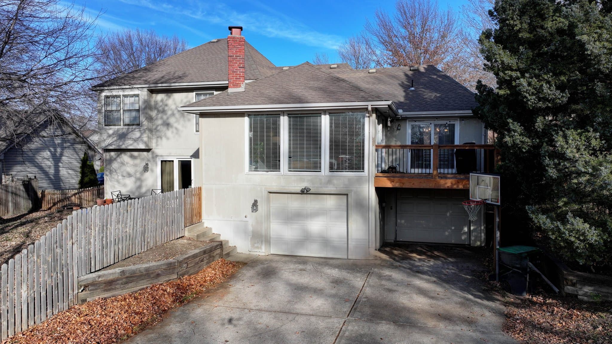 Blue Springs House: 1215 NW 12th St