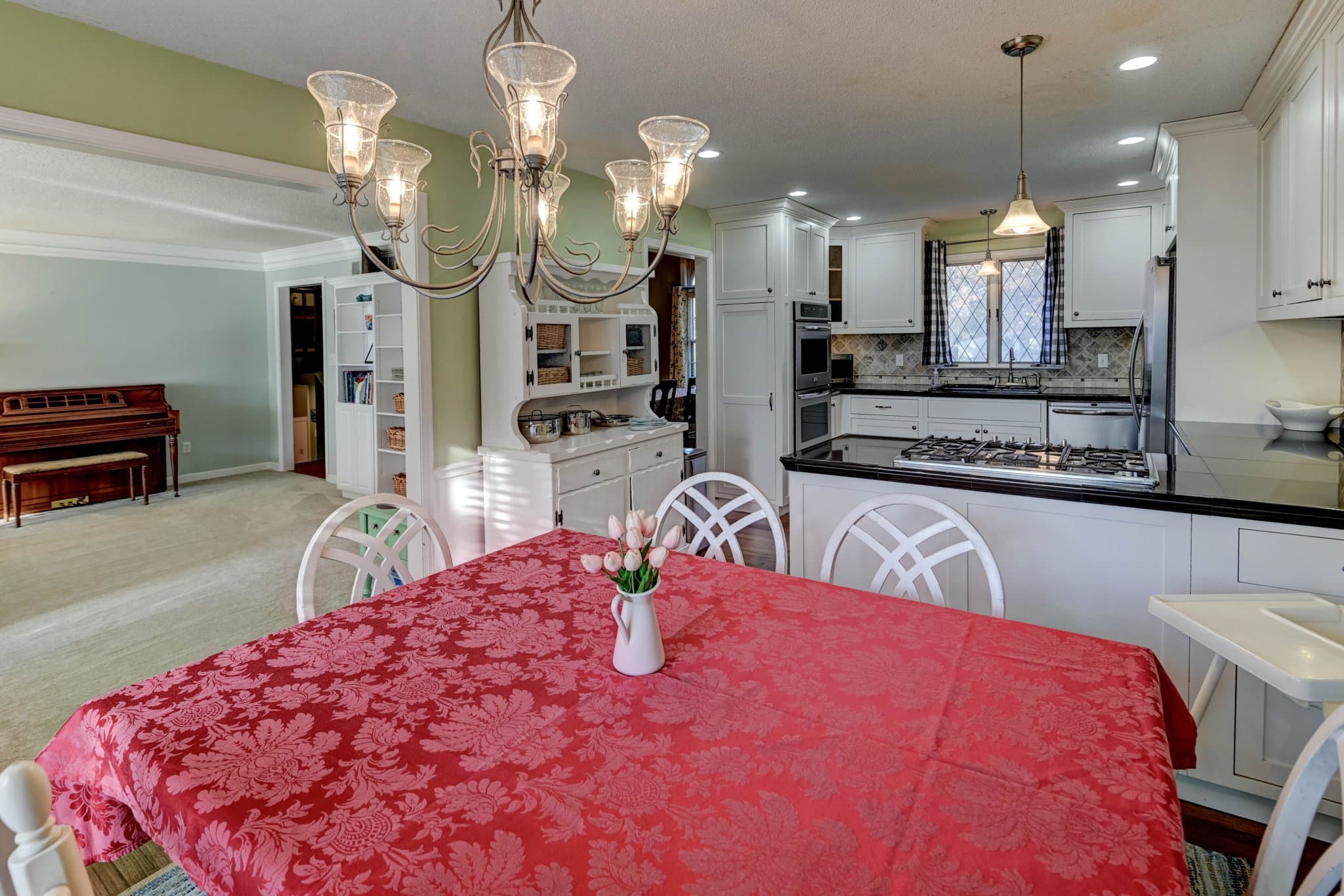 Blue Springs House: 1215 NW 12th St