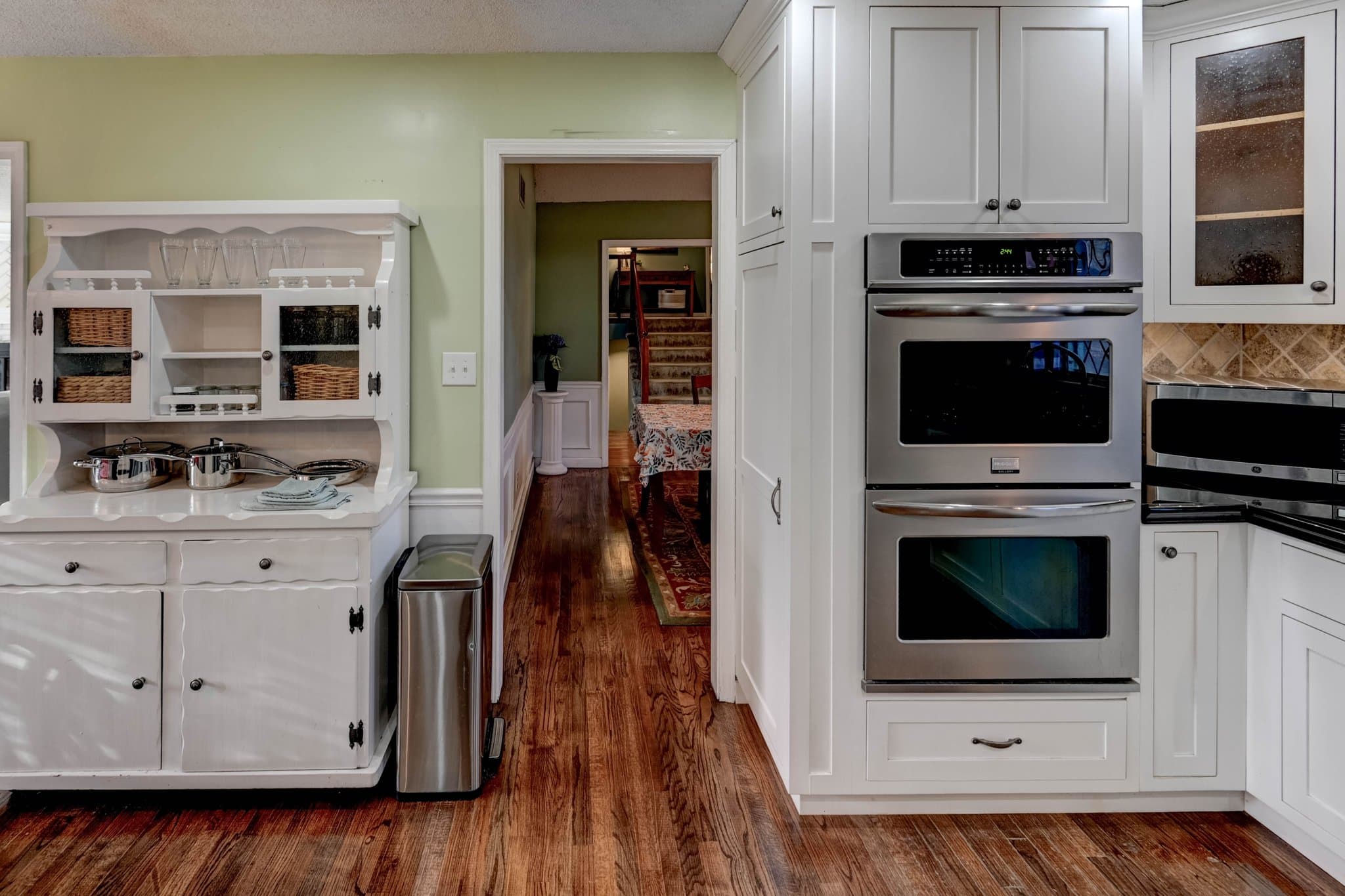 Blue Springs House: 1215 NW 12th St