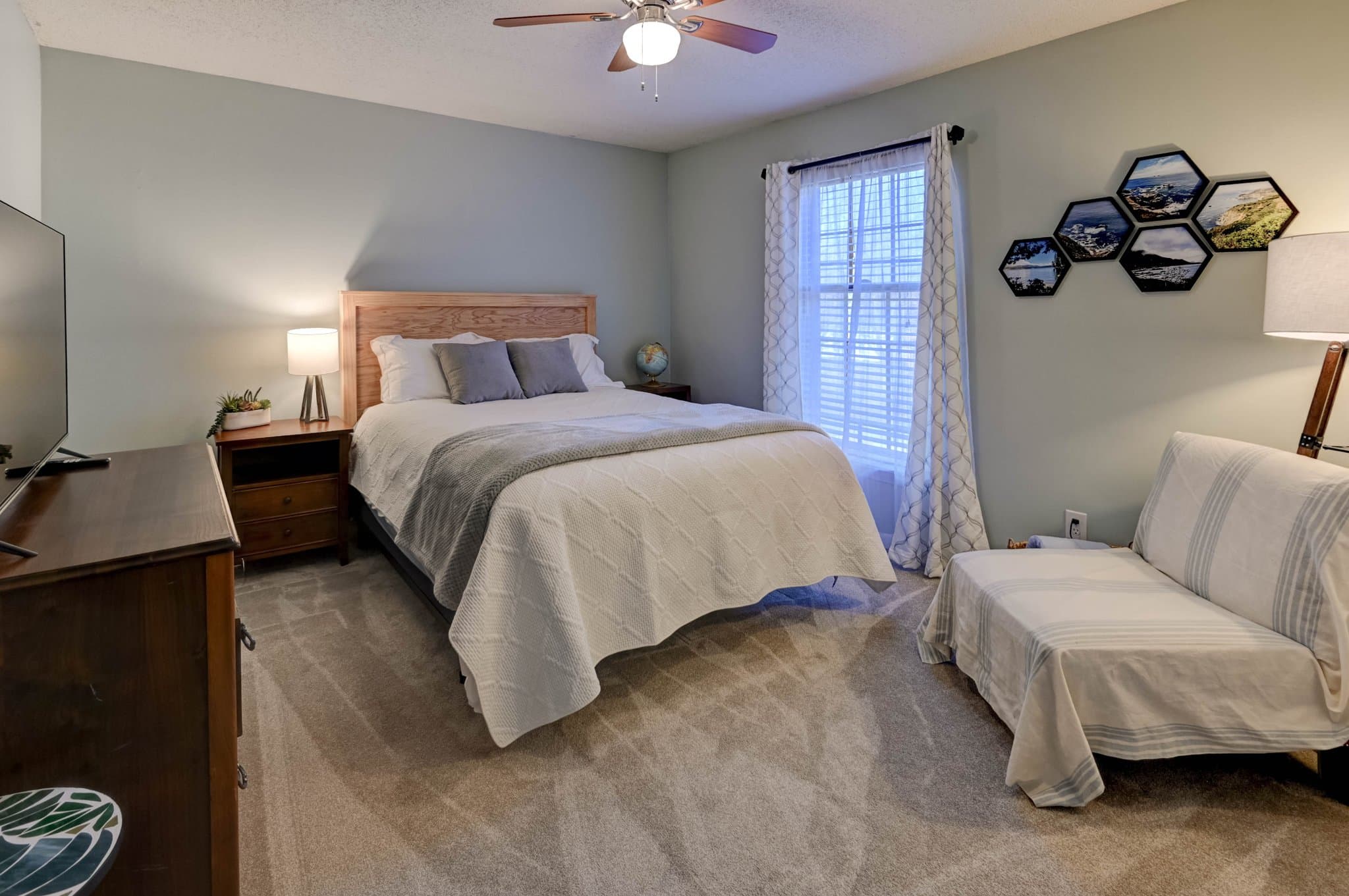 Blue Springs House: 1215 NW 12th St