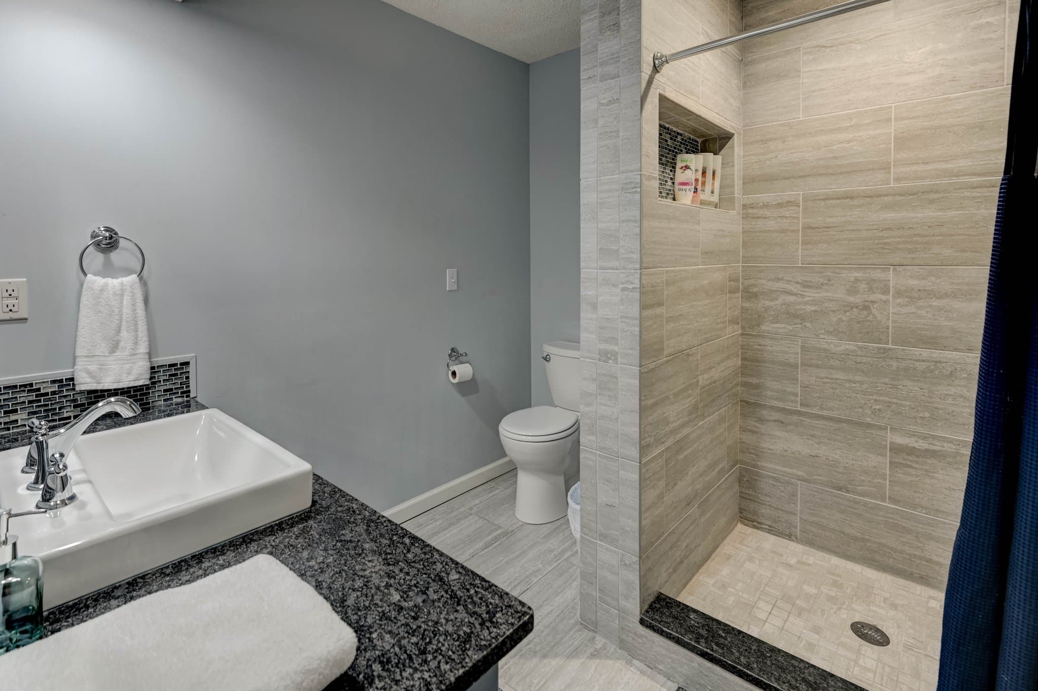 Blue Springs House: 1215 NW 12th St