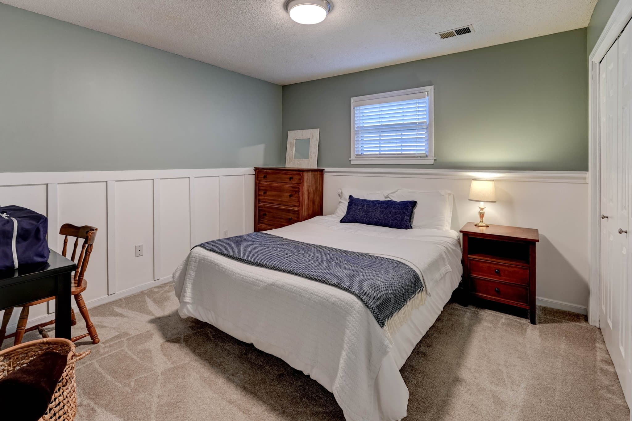 Blue Springs House: 1215 NW 12th St