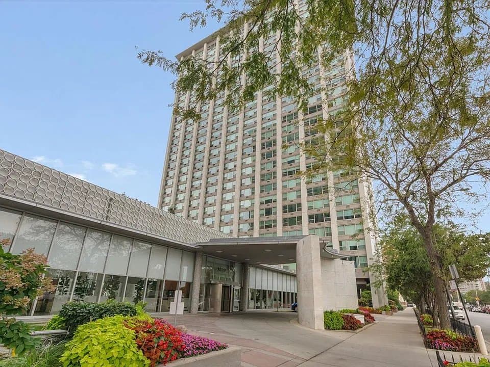 Chicago Apartment: 3600 N Lake Shore Dr APT 2220,
