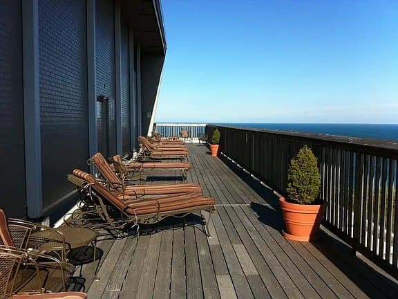 Chicago Apartment: 3600 N Lake Shore Dr APT 2220,