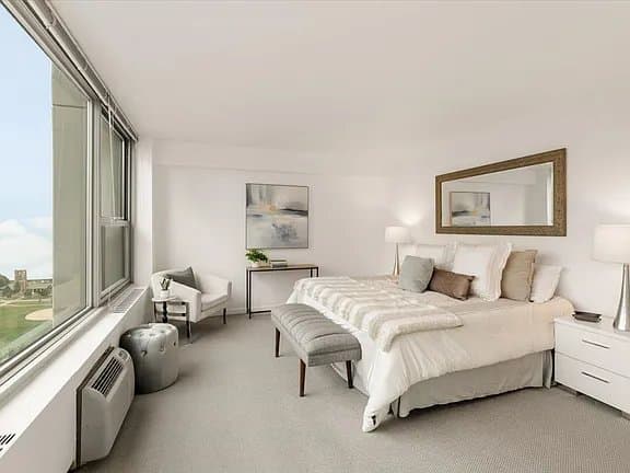 Chicago Apartment: 3600 N Lake Shore Dr APT 2220,