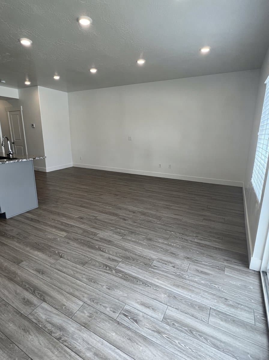Clearfield Townhome: 823 W 1600 S