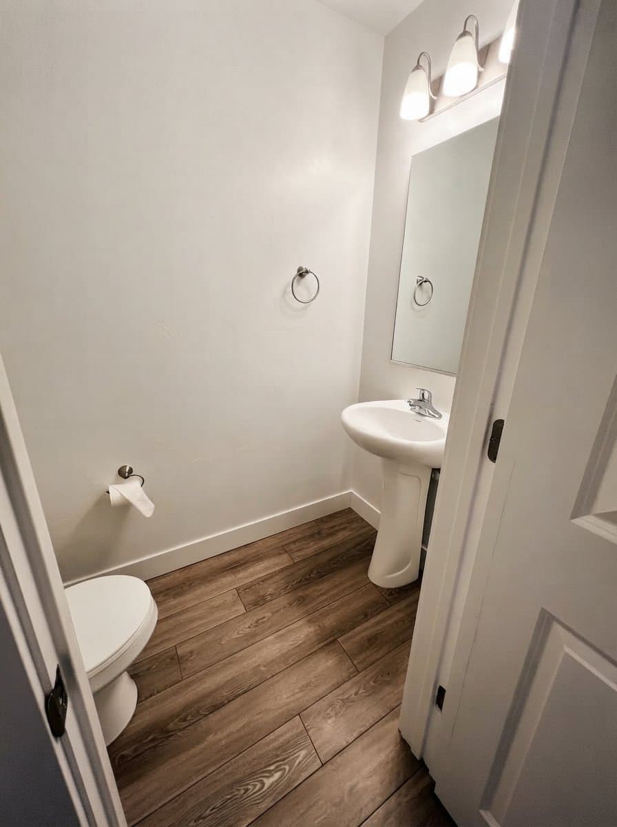 Clearfield Townhome: 823 W 1600 S