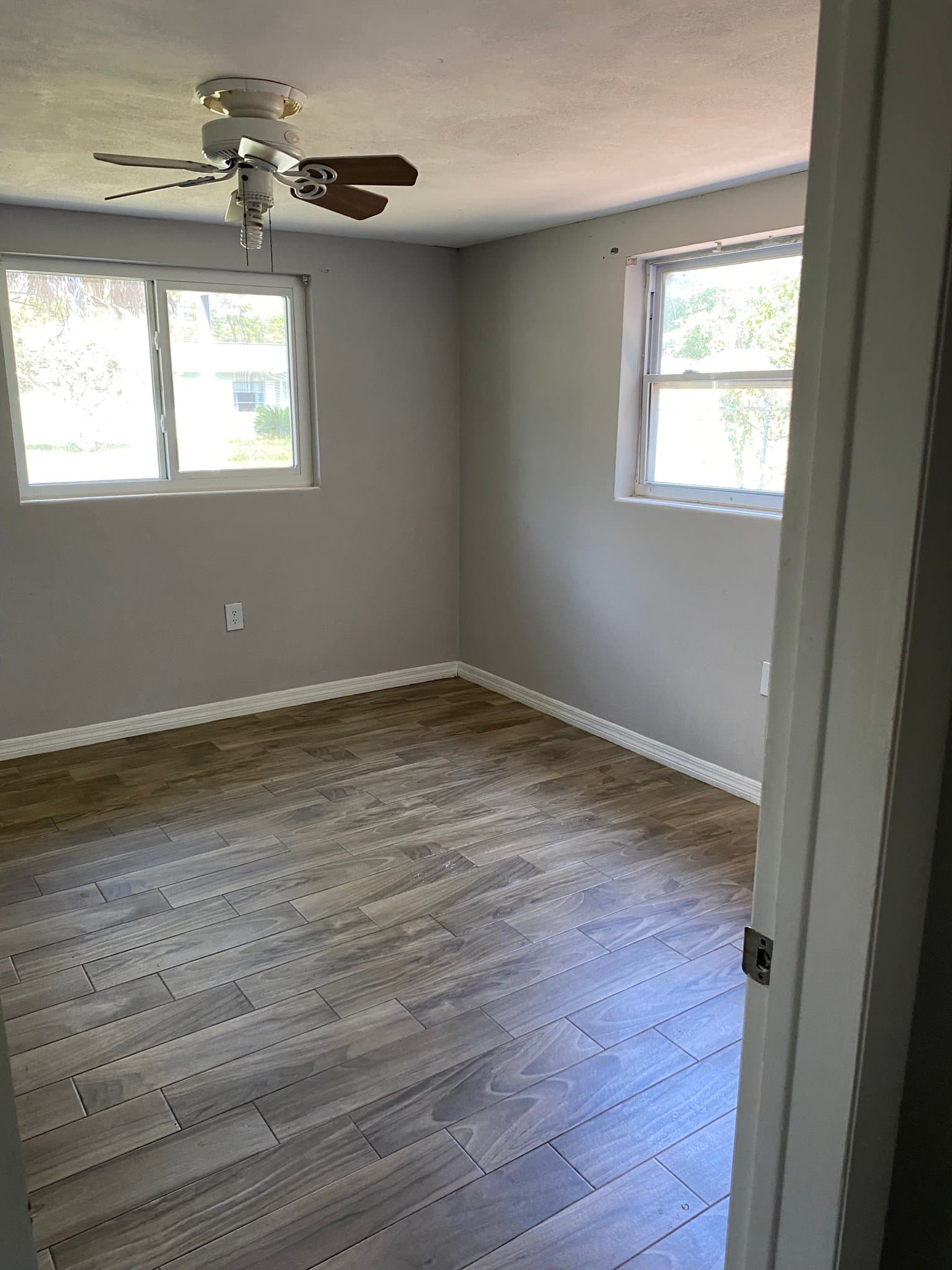 Beverly hills House: 20 w Murray st
