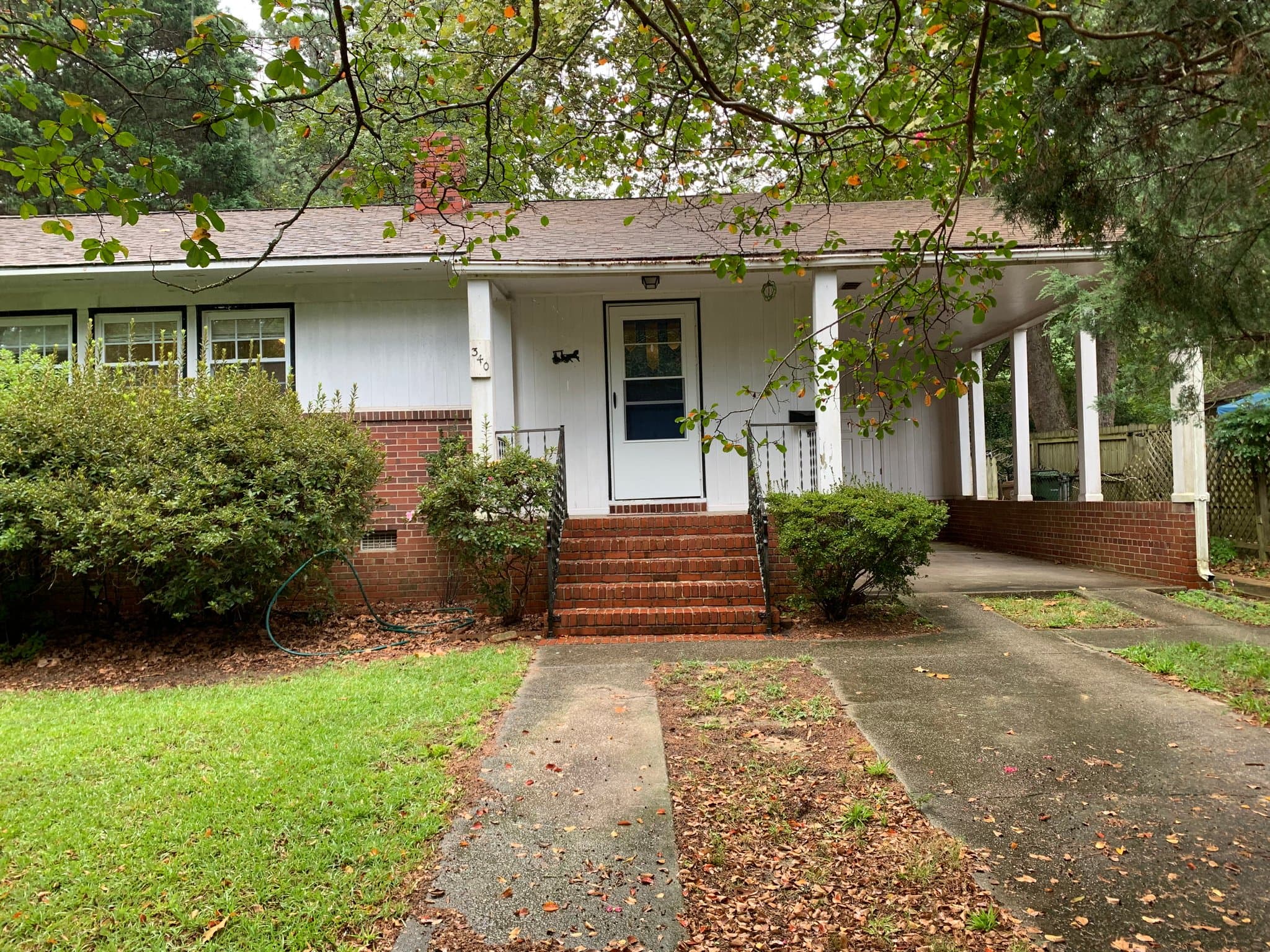 Cary House: 340 E Park St