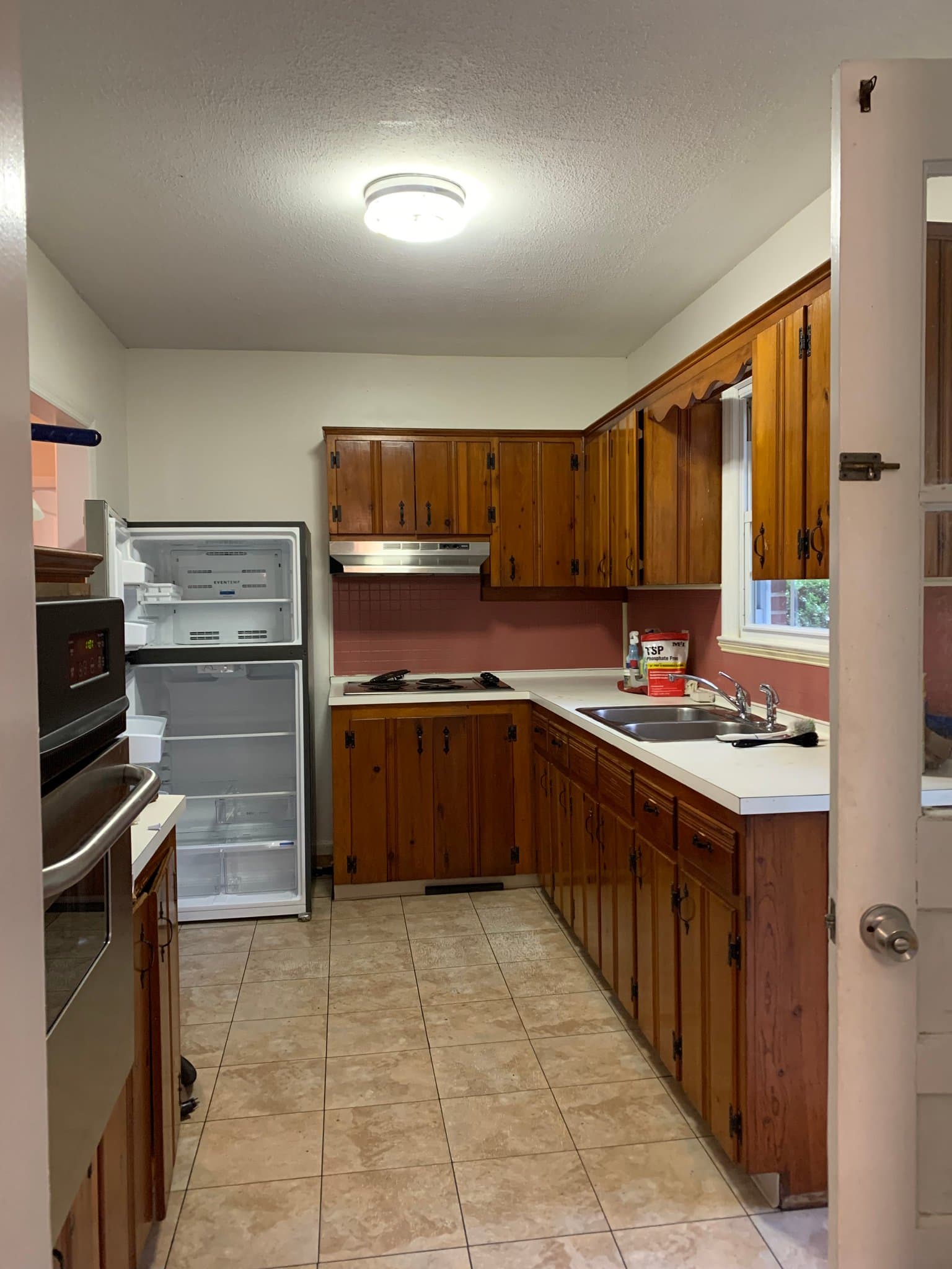 Cary House: 340 E Park St
