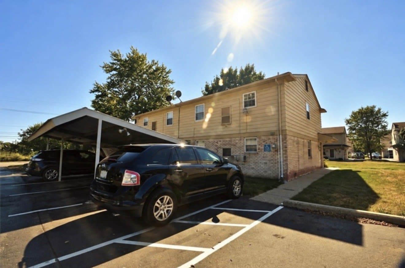South Lyon Condo: 132 Princeton Dr