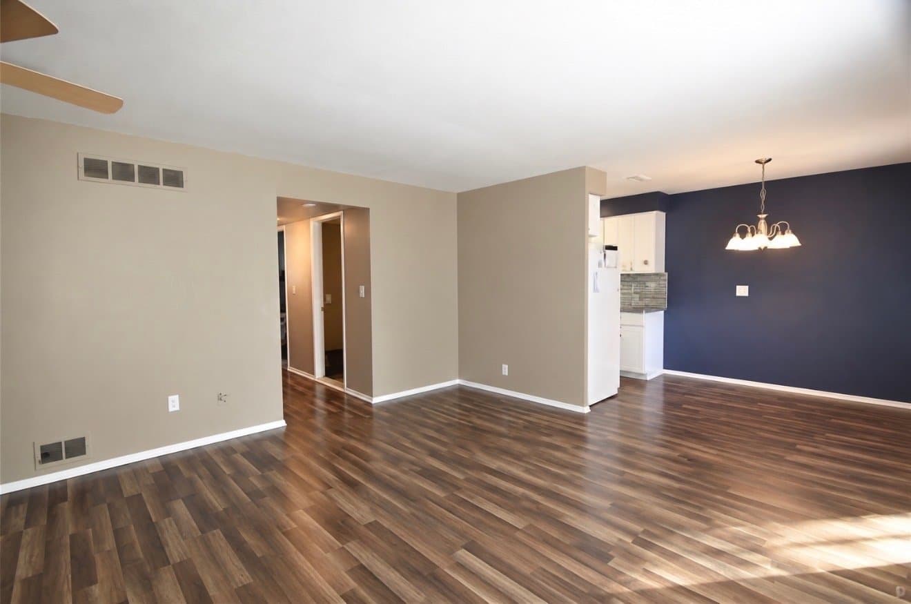 South Lyon Condo: 132 Princeton Dr